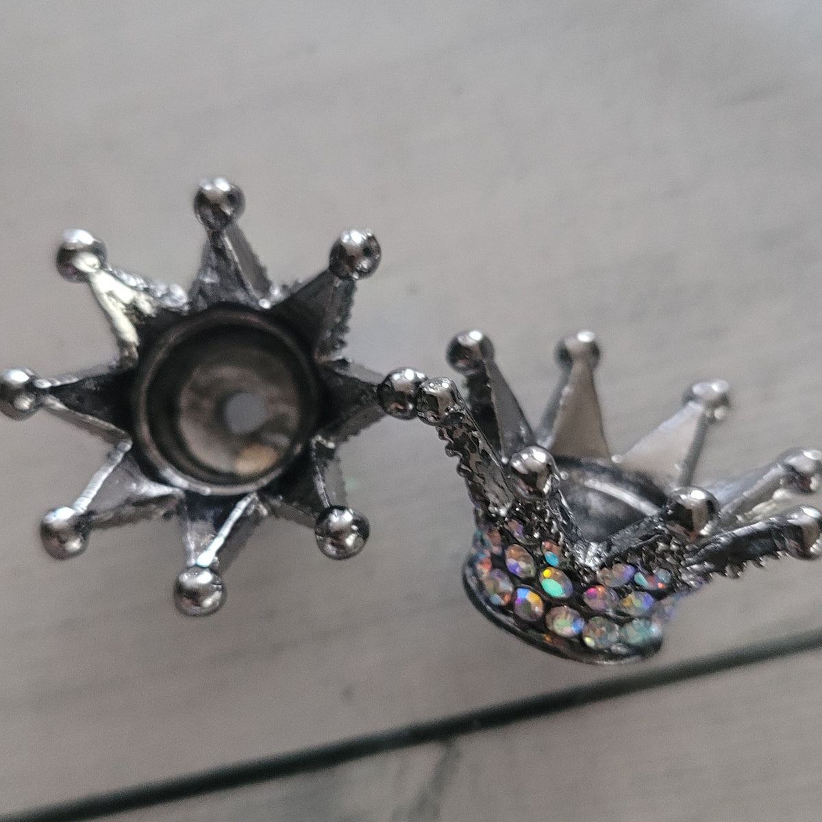 Crowns- large metal silver