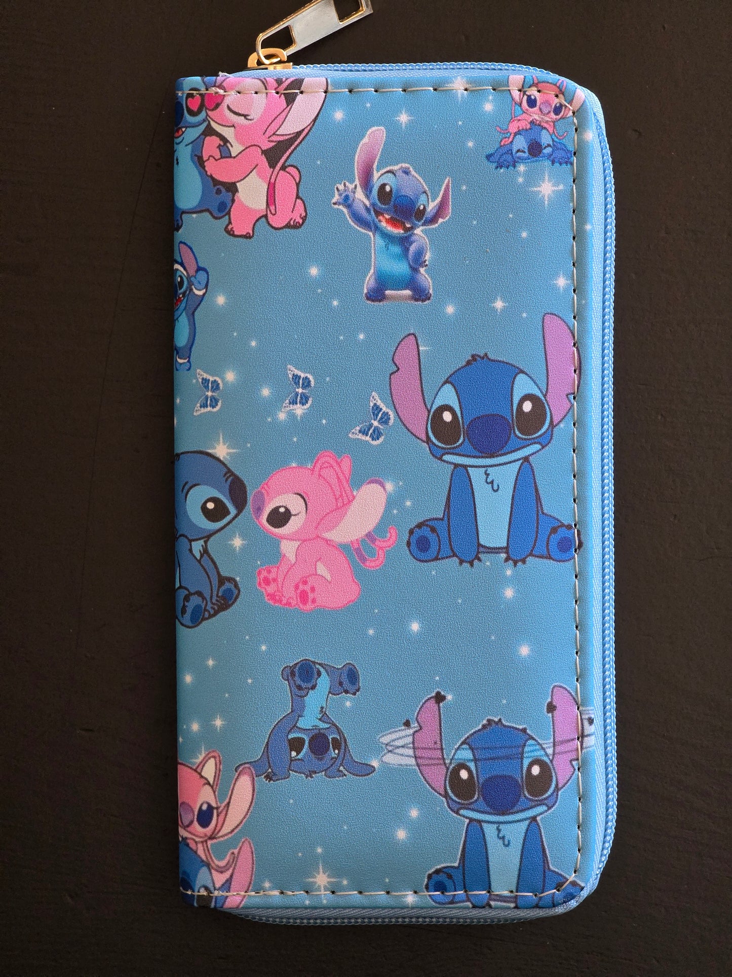 Wallet with zipper