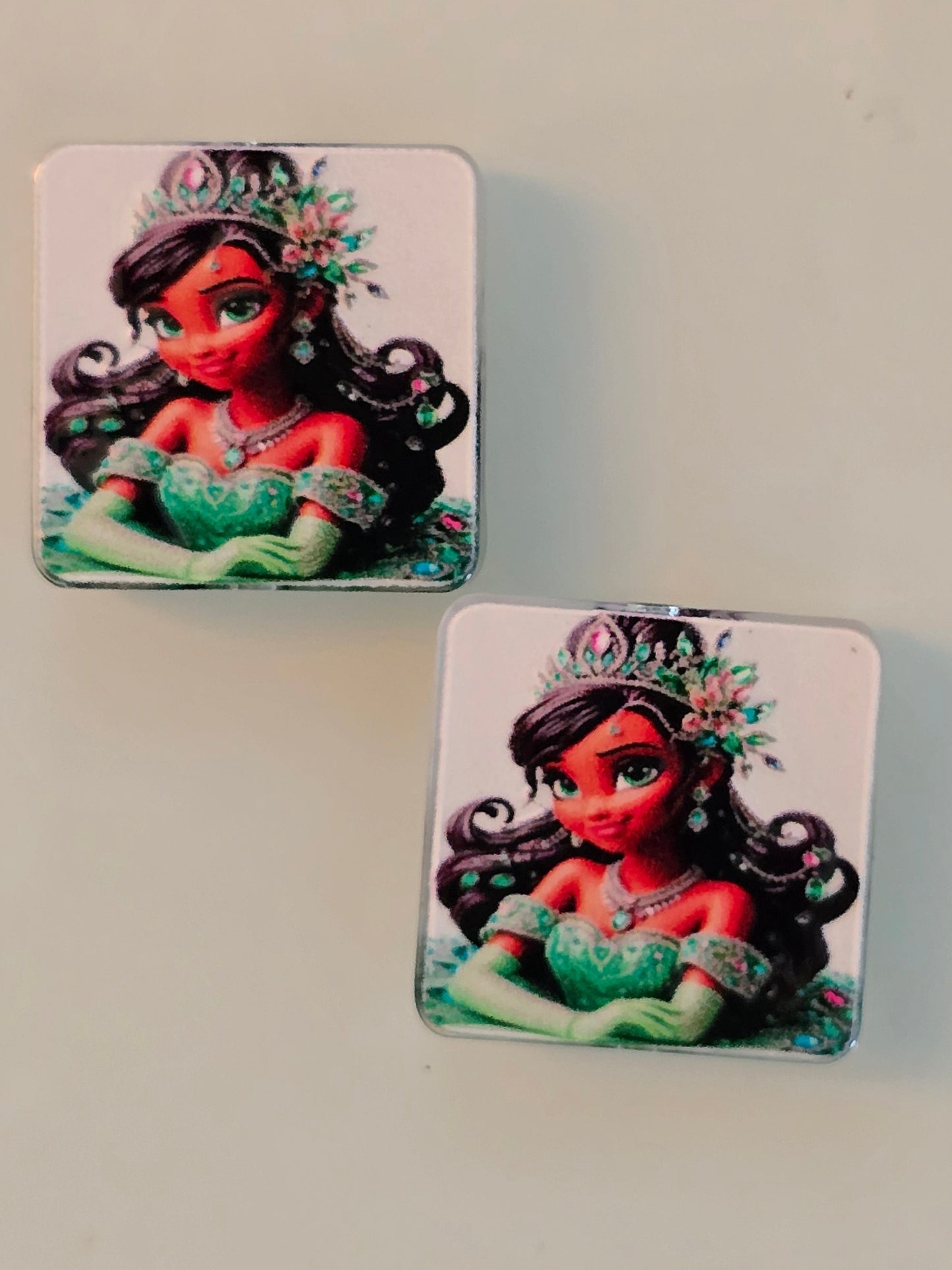 Acrylic focal beads DS princess green