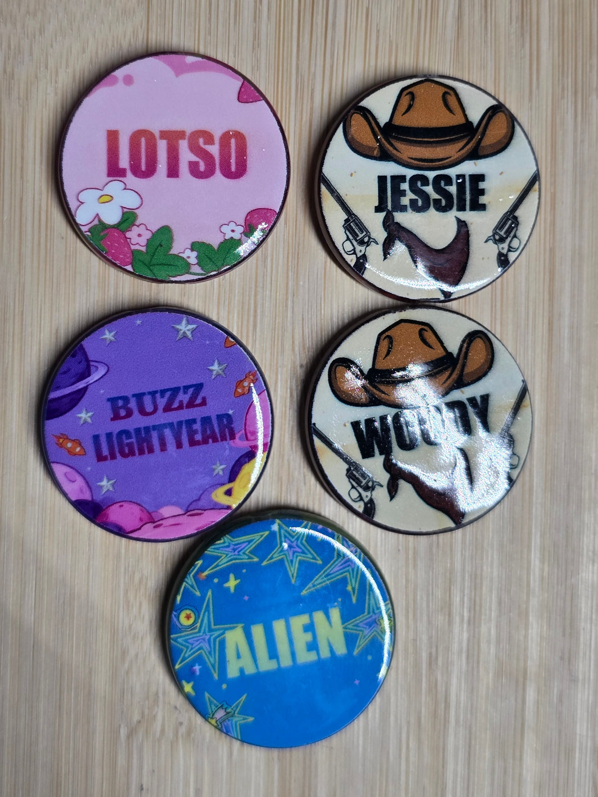 Acrylic flat round beads DS character mix