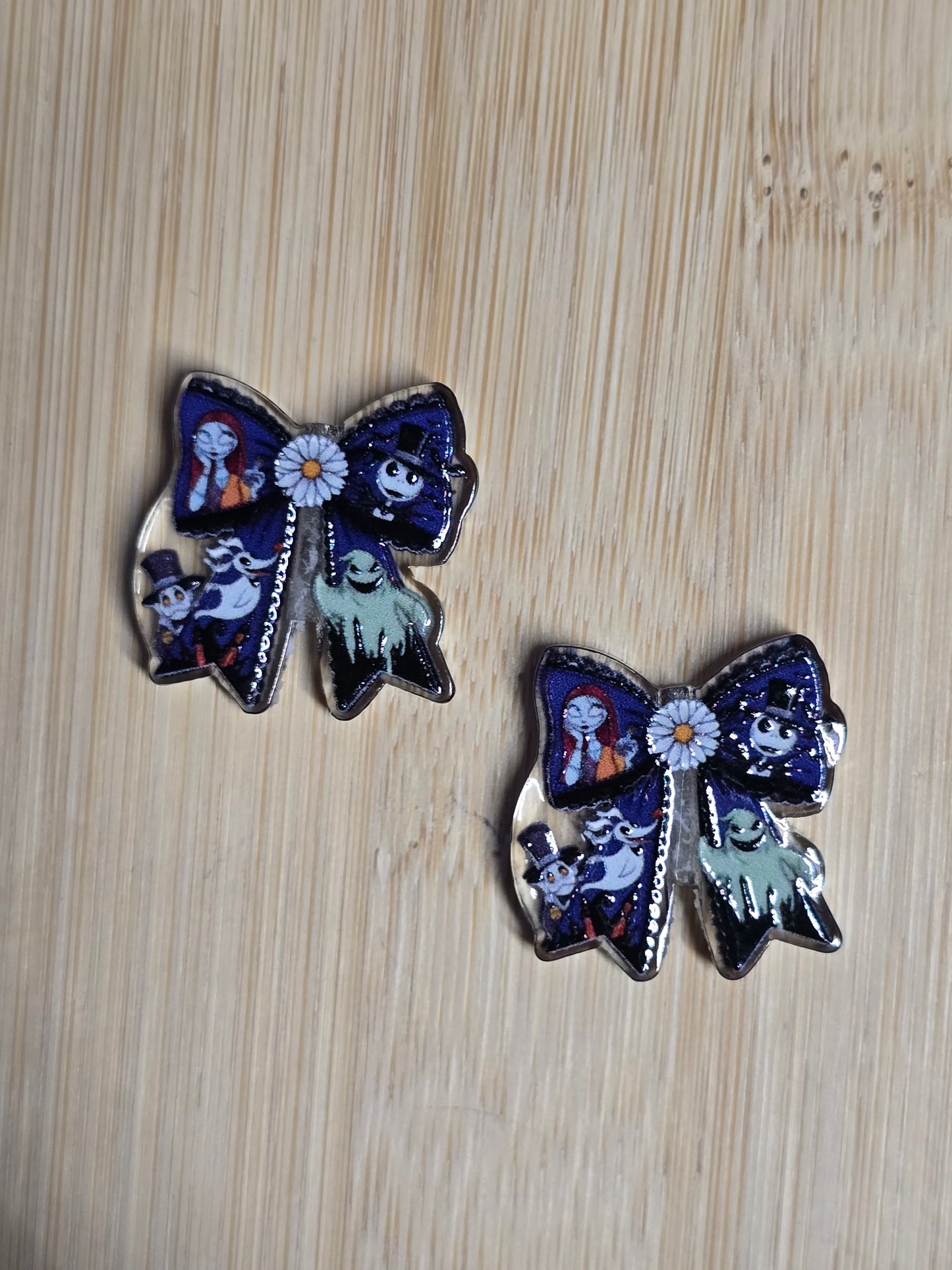 Focal- acrylic focal beads Character bow