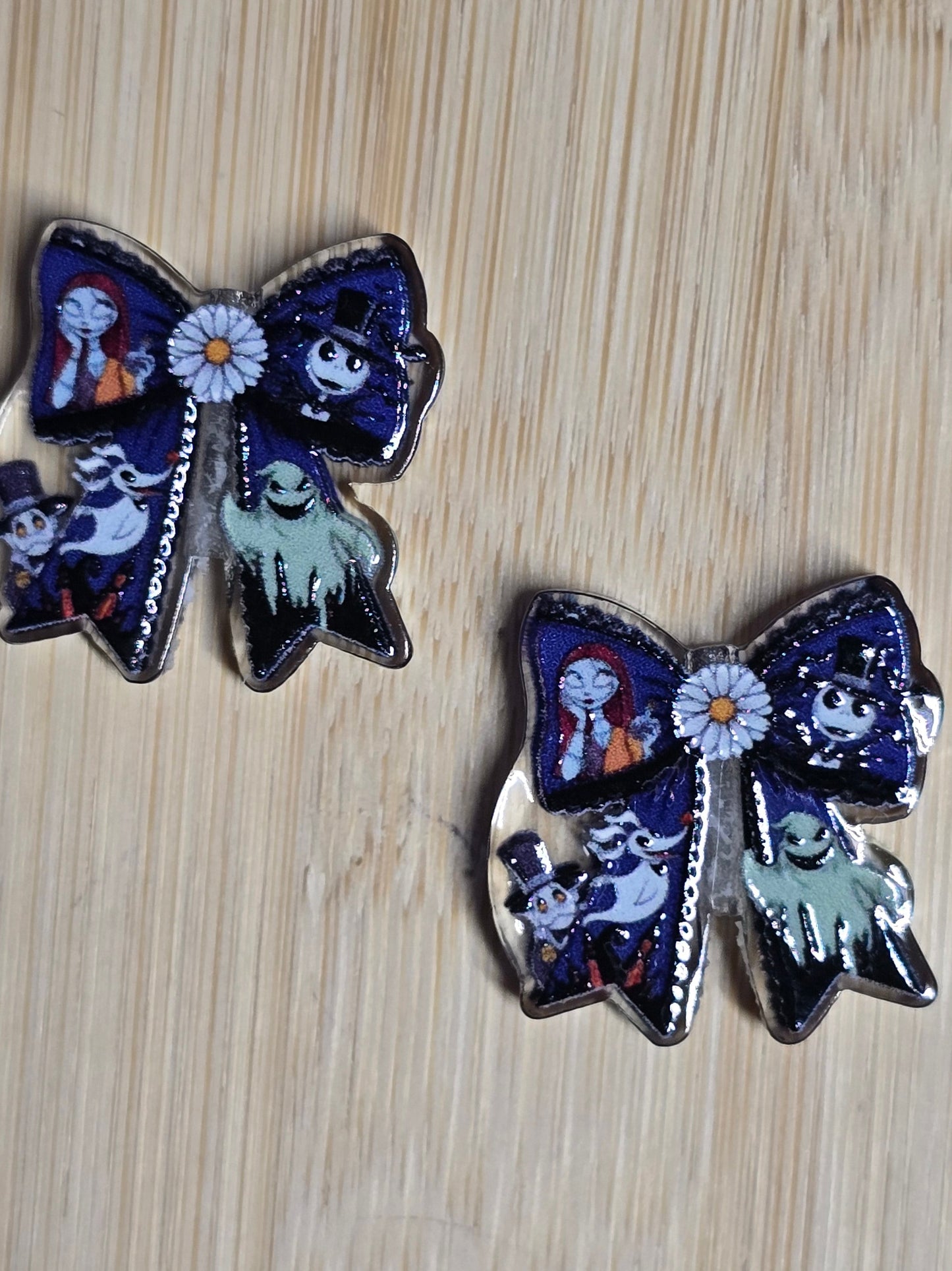 Focal- acrylic focal beads Character bow