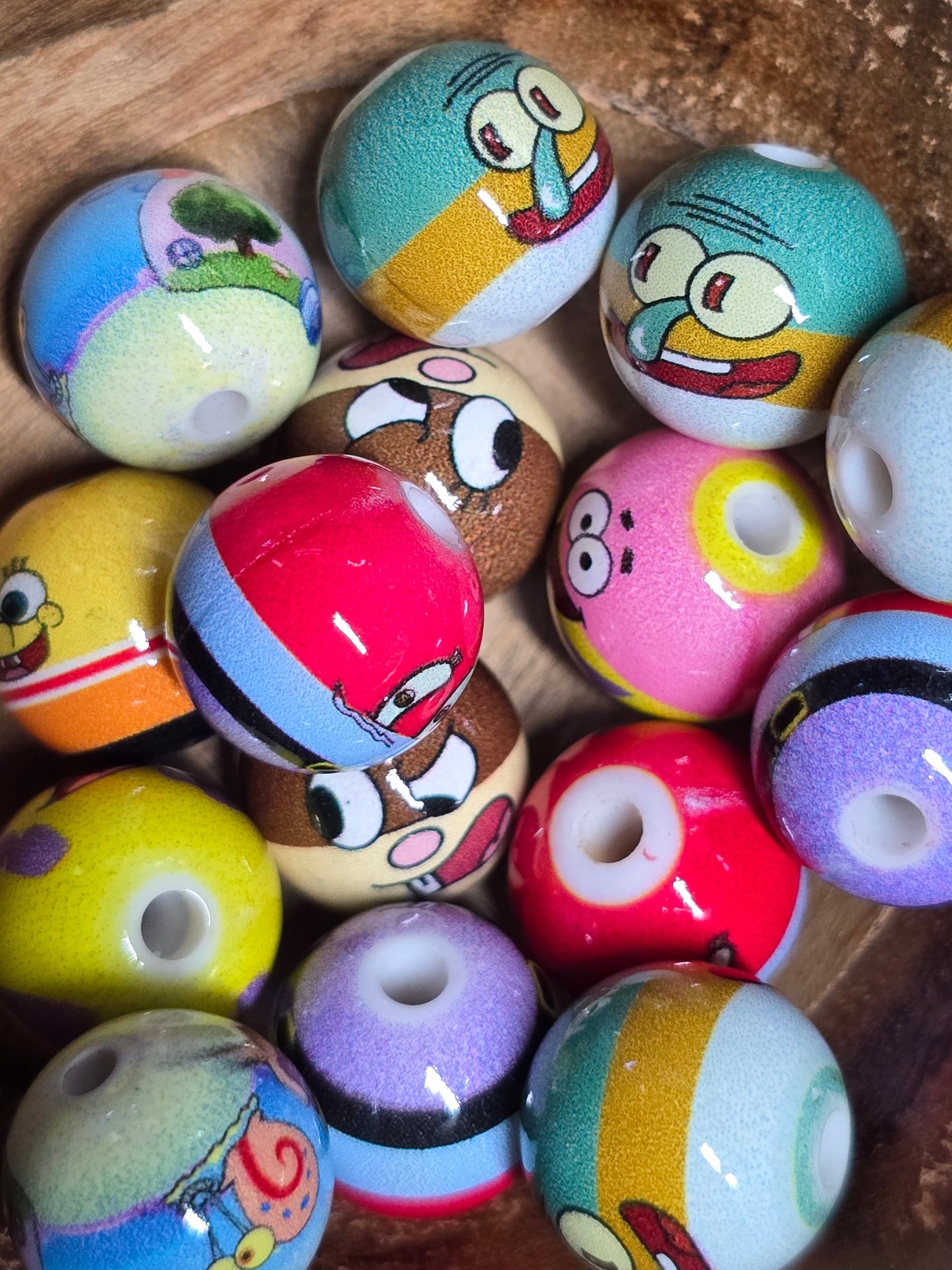 Acrylic character 16mm beads