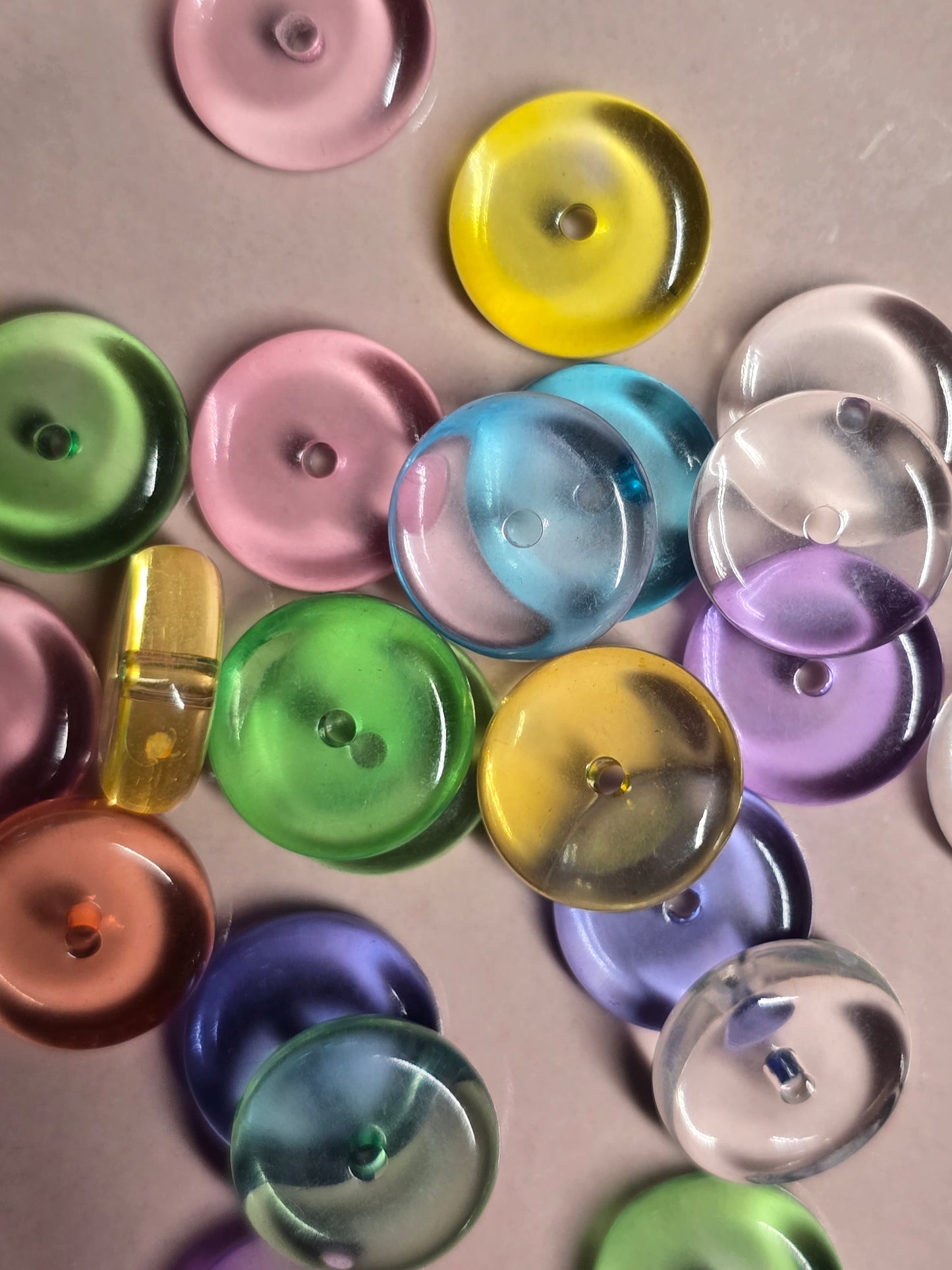 topper attachment/accessory for beadable items