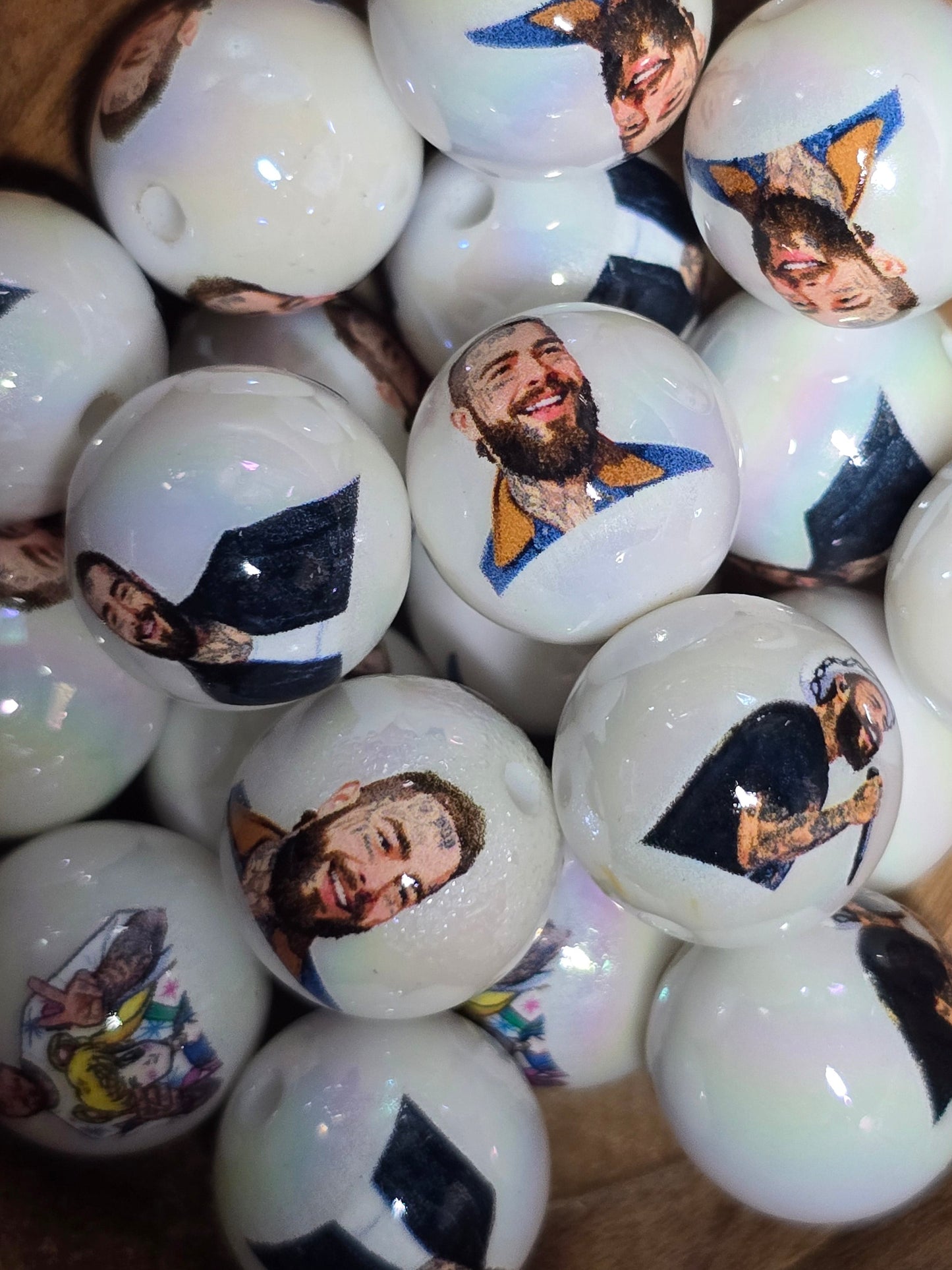 Acrylic 16mm white character beads