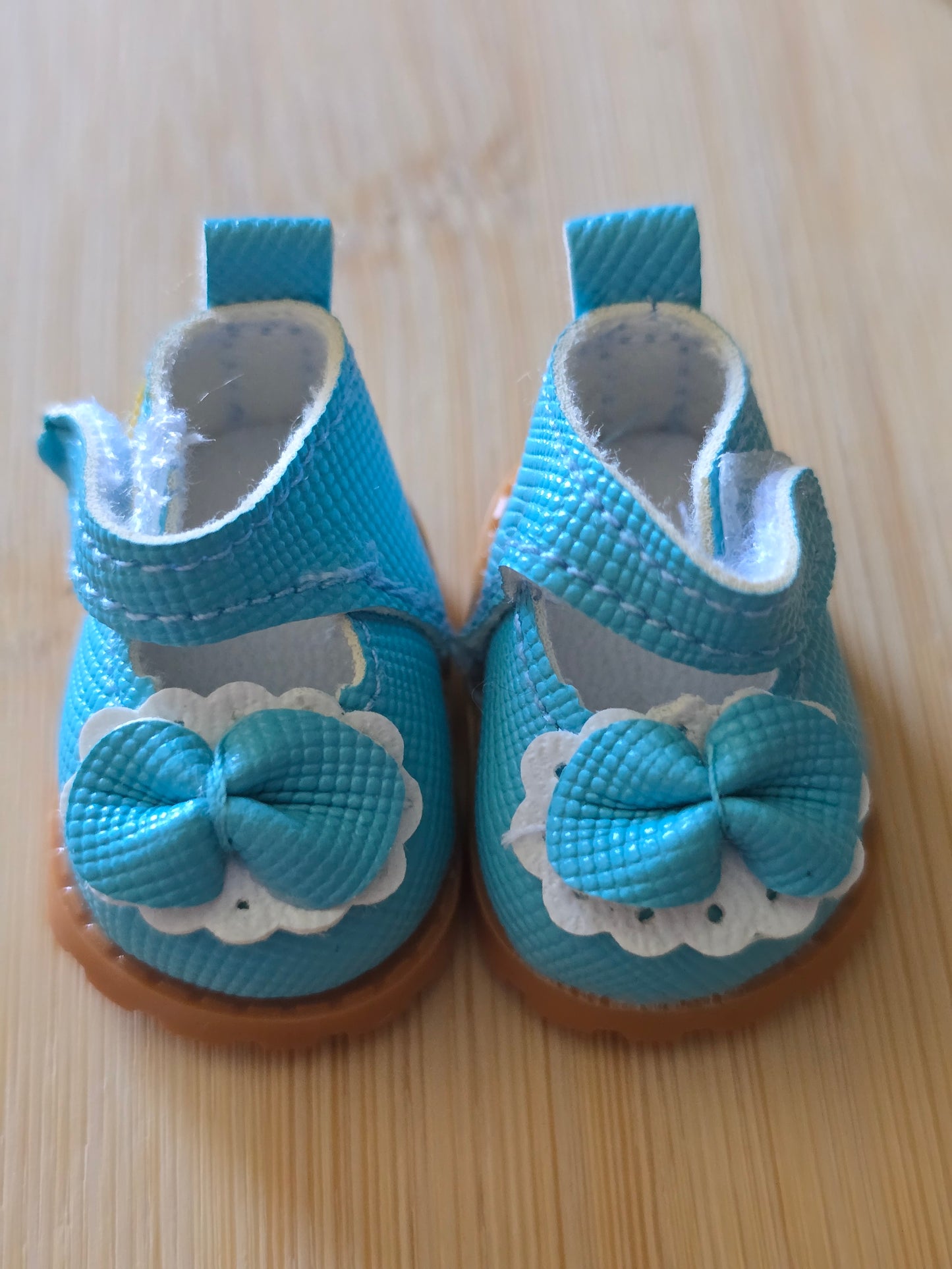 Dress shoes with buckle fit Labubu dolls