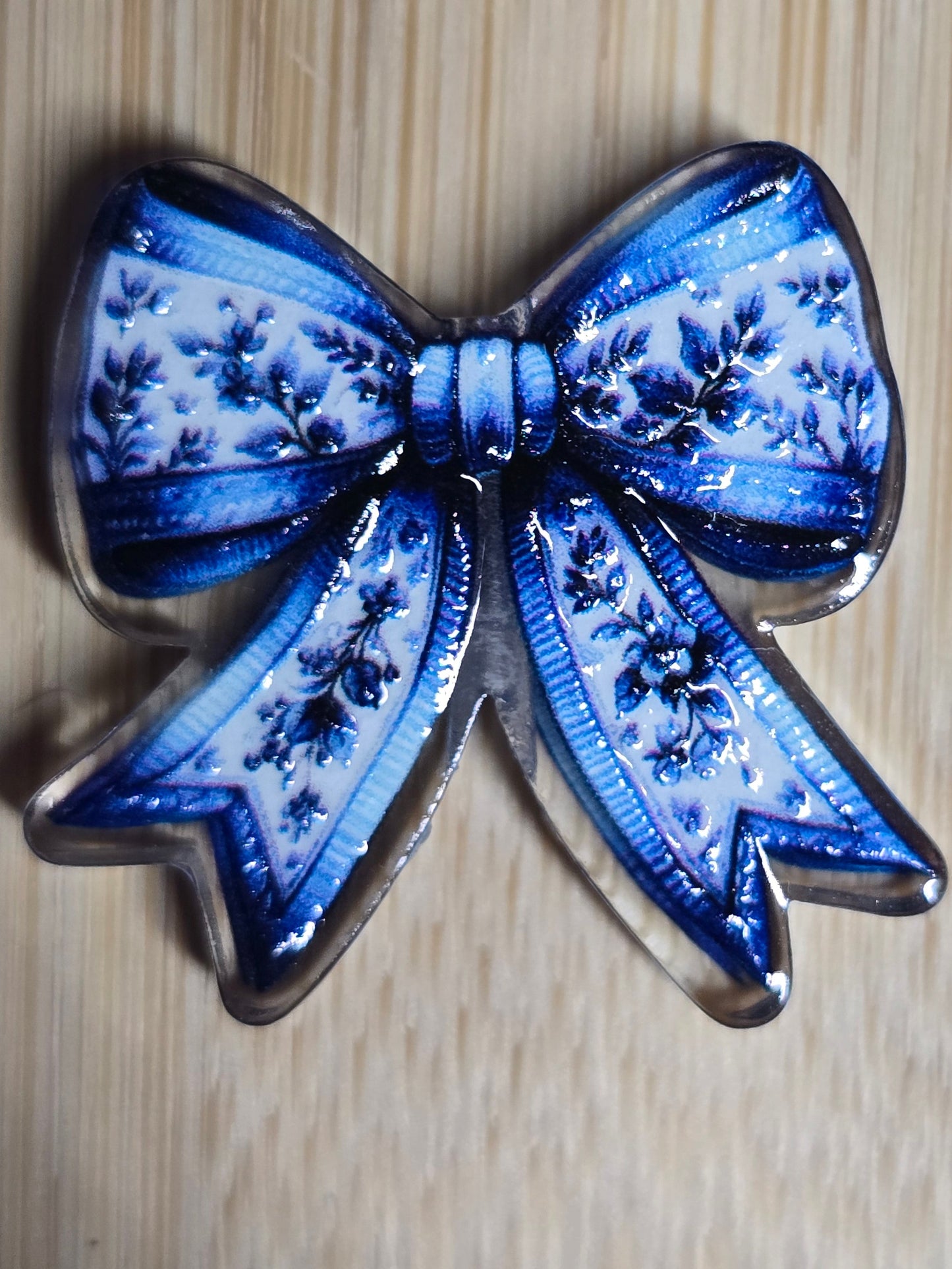 Acrylic focal beads blue bow