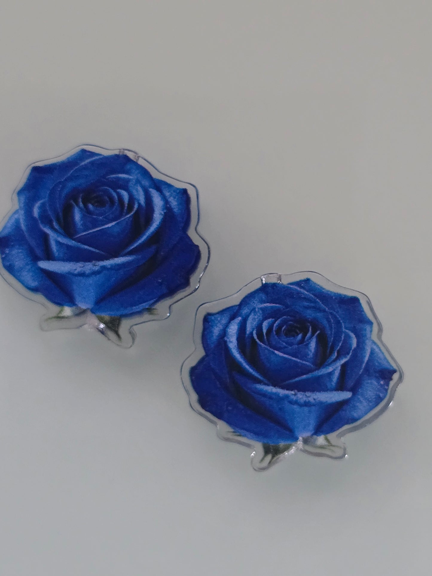 Acrylic focal beads- blue rose