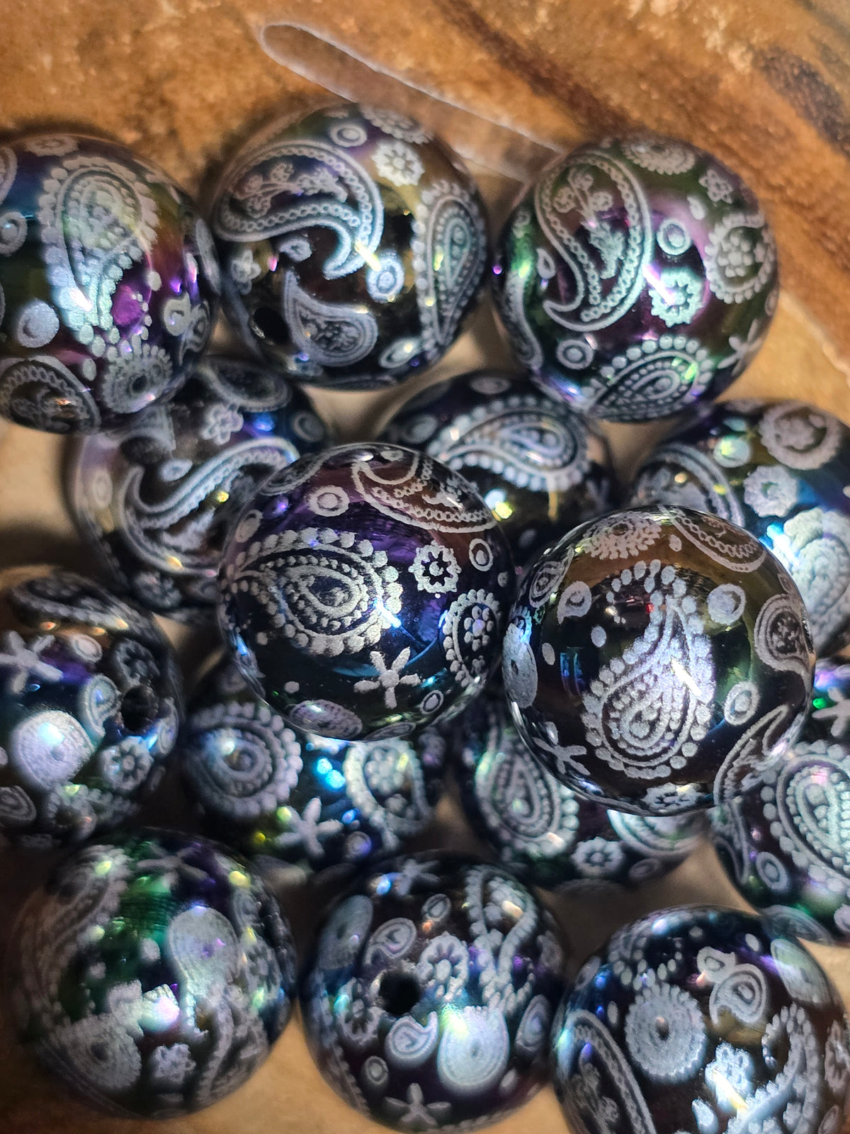 Acrylic 16mm paisley beads