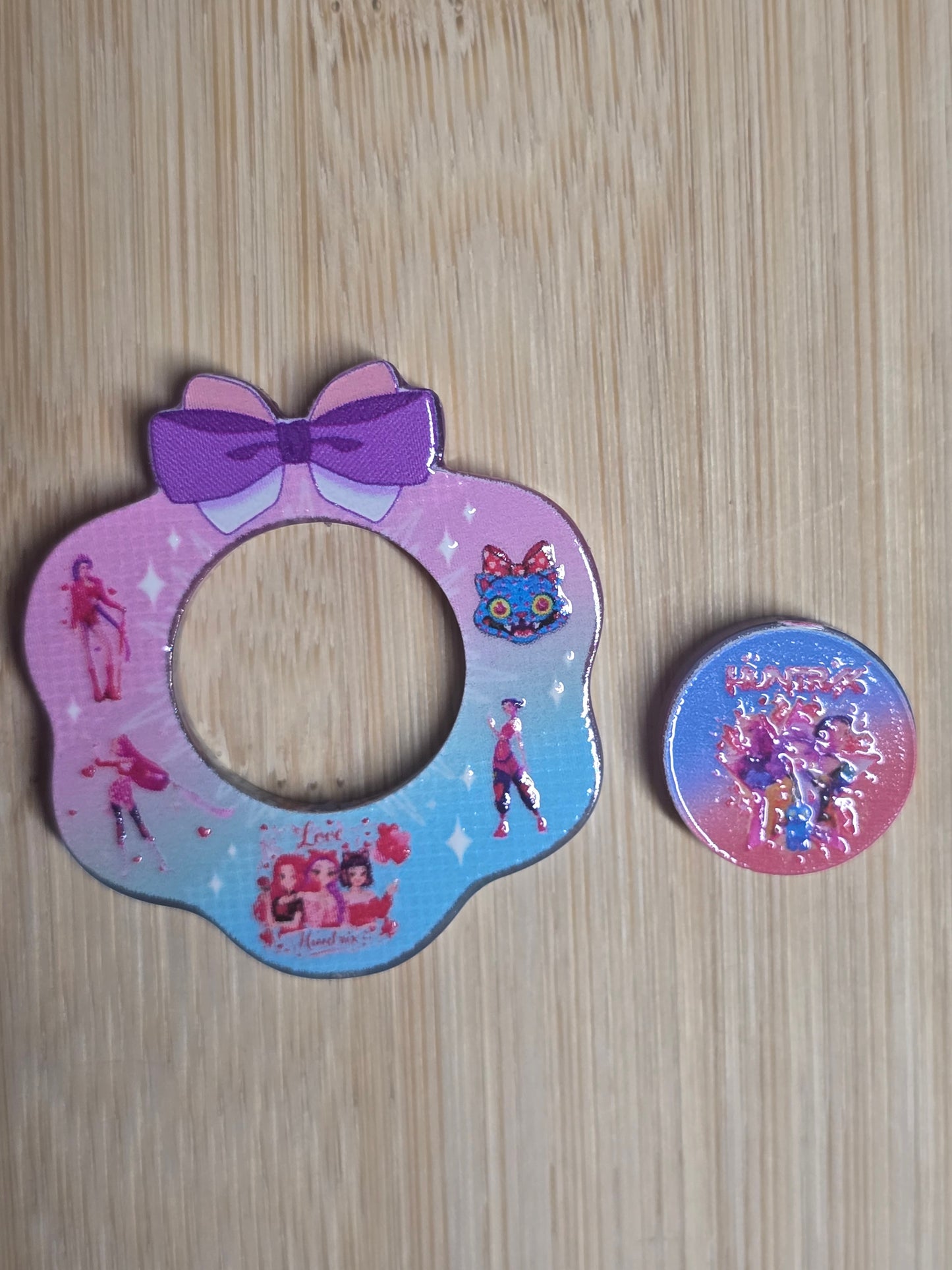 Acrylic focal beads round 2pc bow set