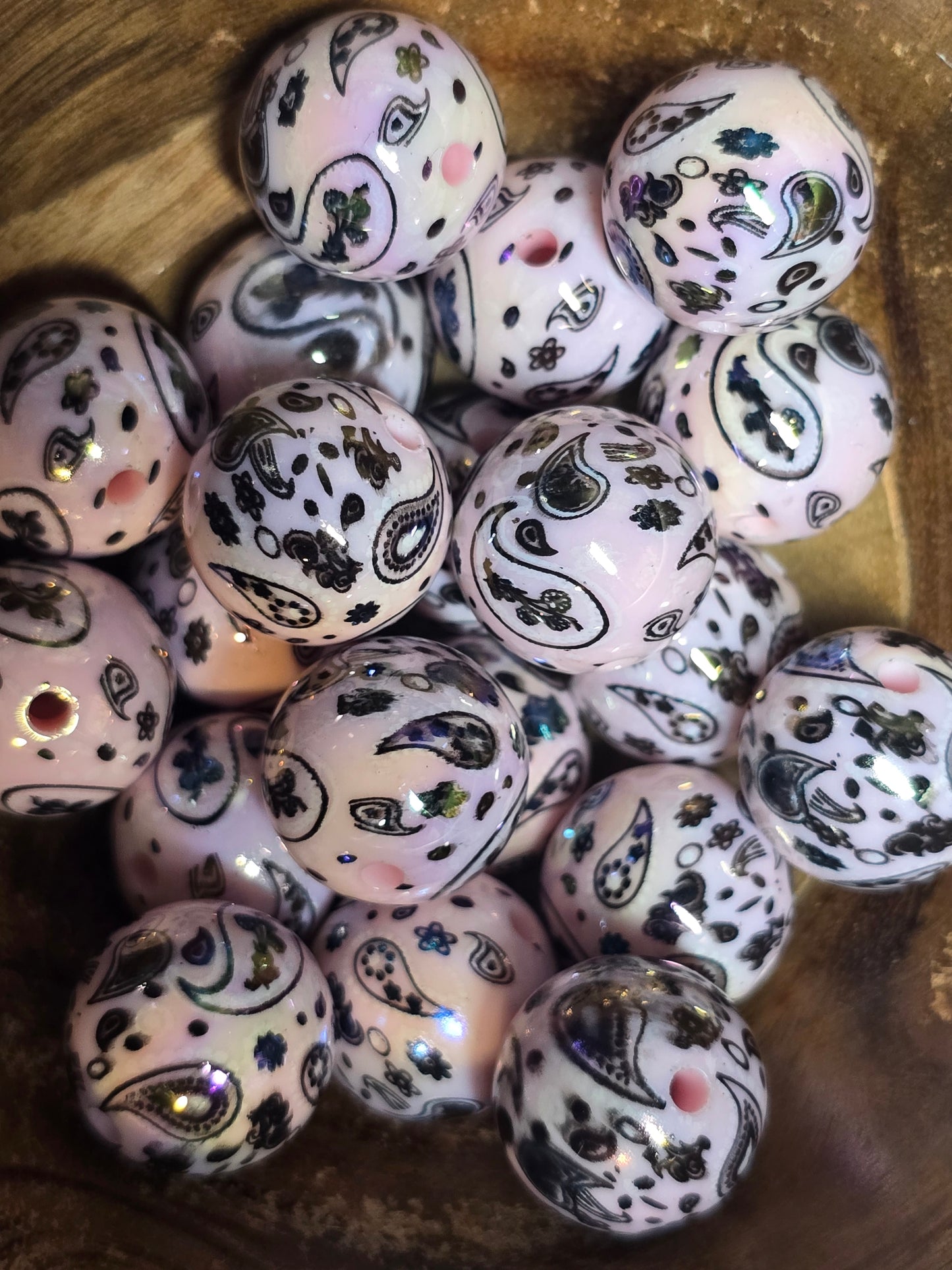 Acrylic 16mm light pink paisley beads