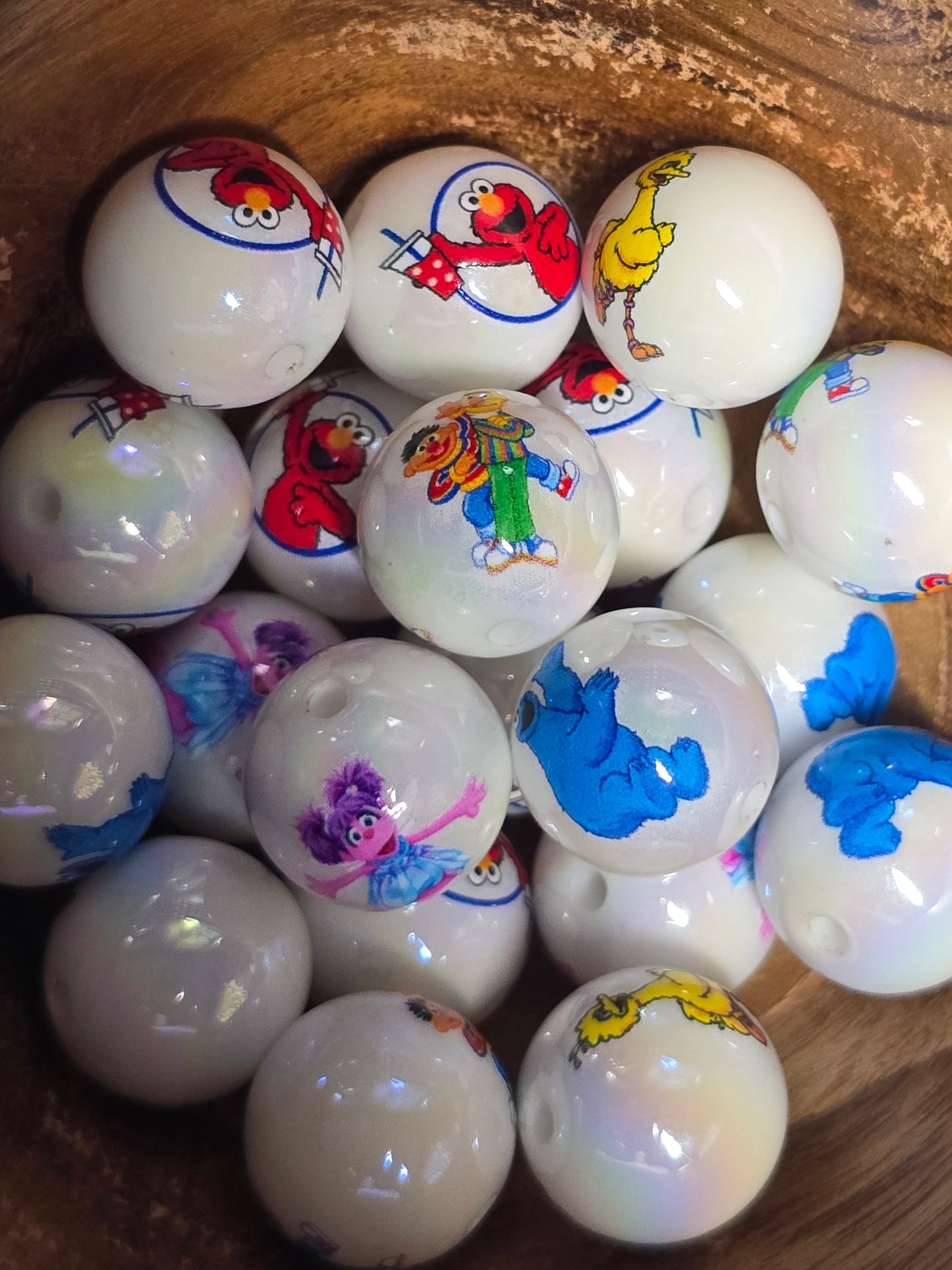 Acrylic 16mm white character beads