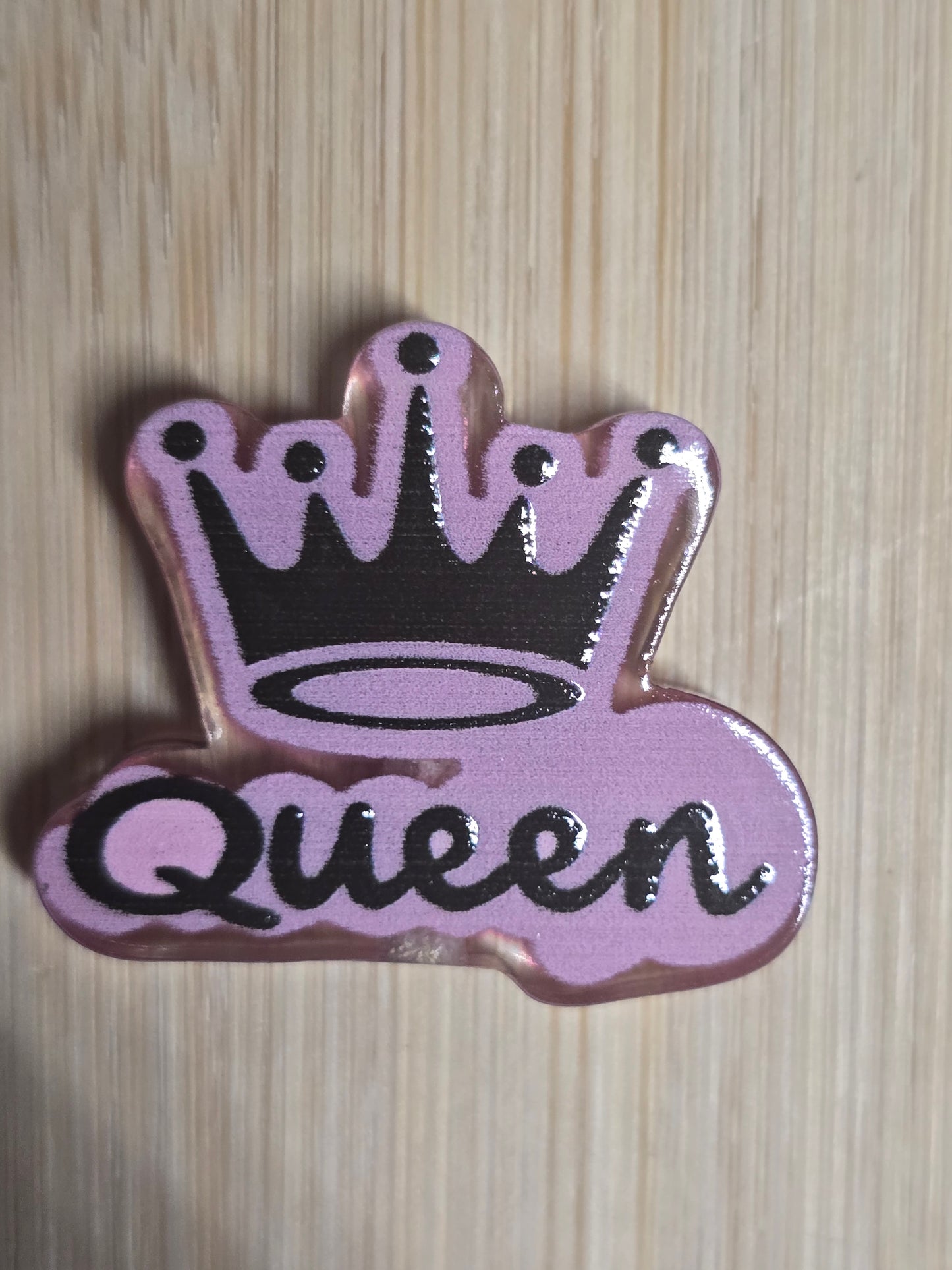 Acrylic focal beads pink blk crown