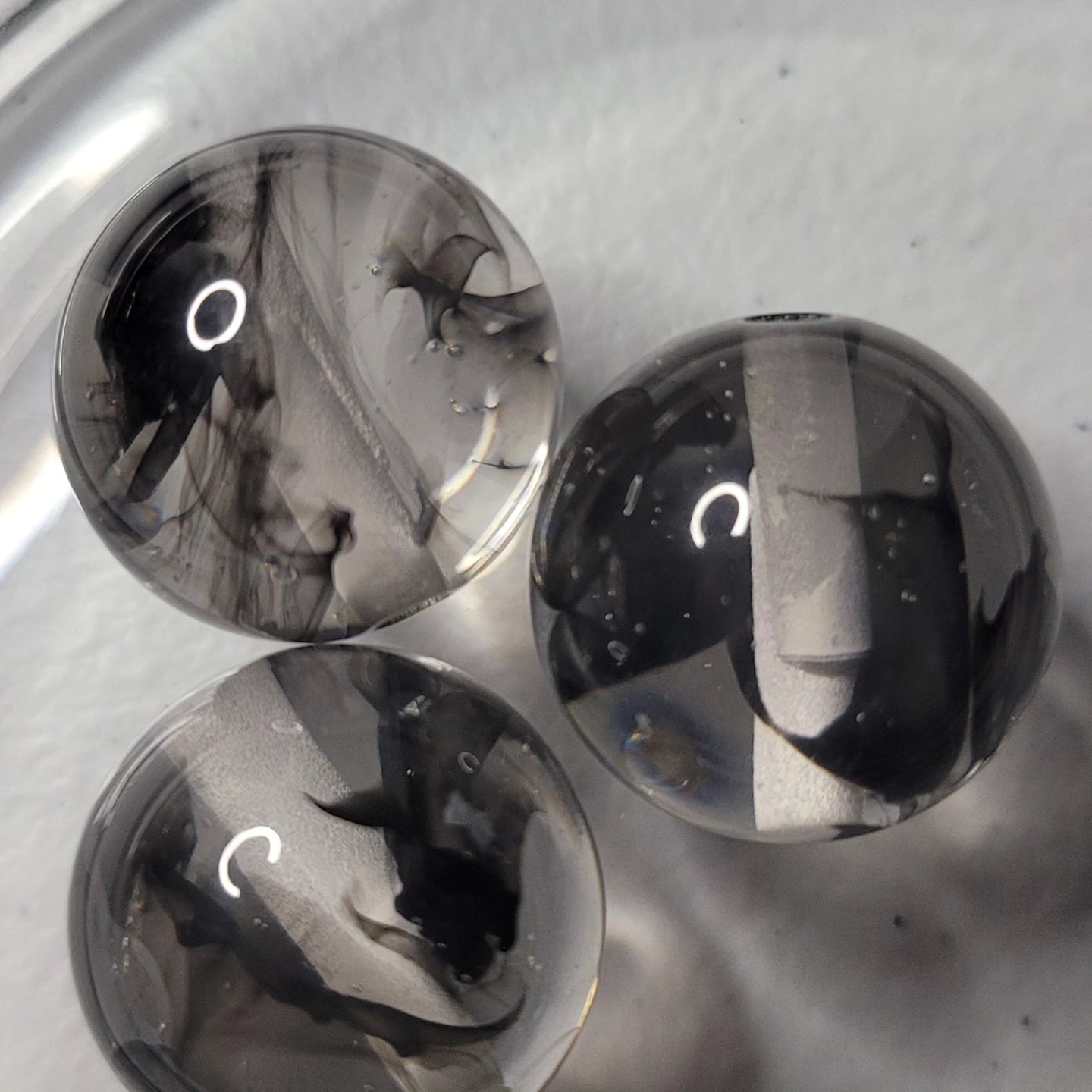 20mm acrylic black ink beads- 10pcs