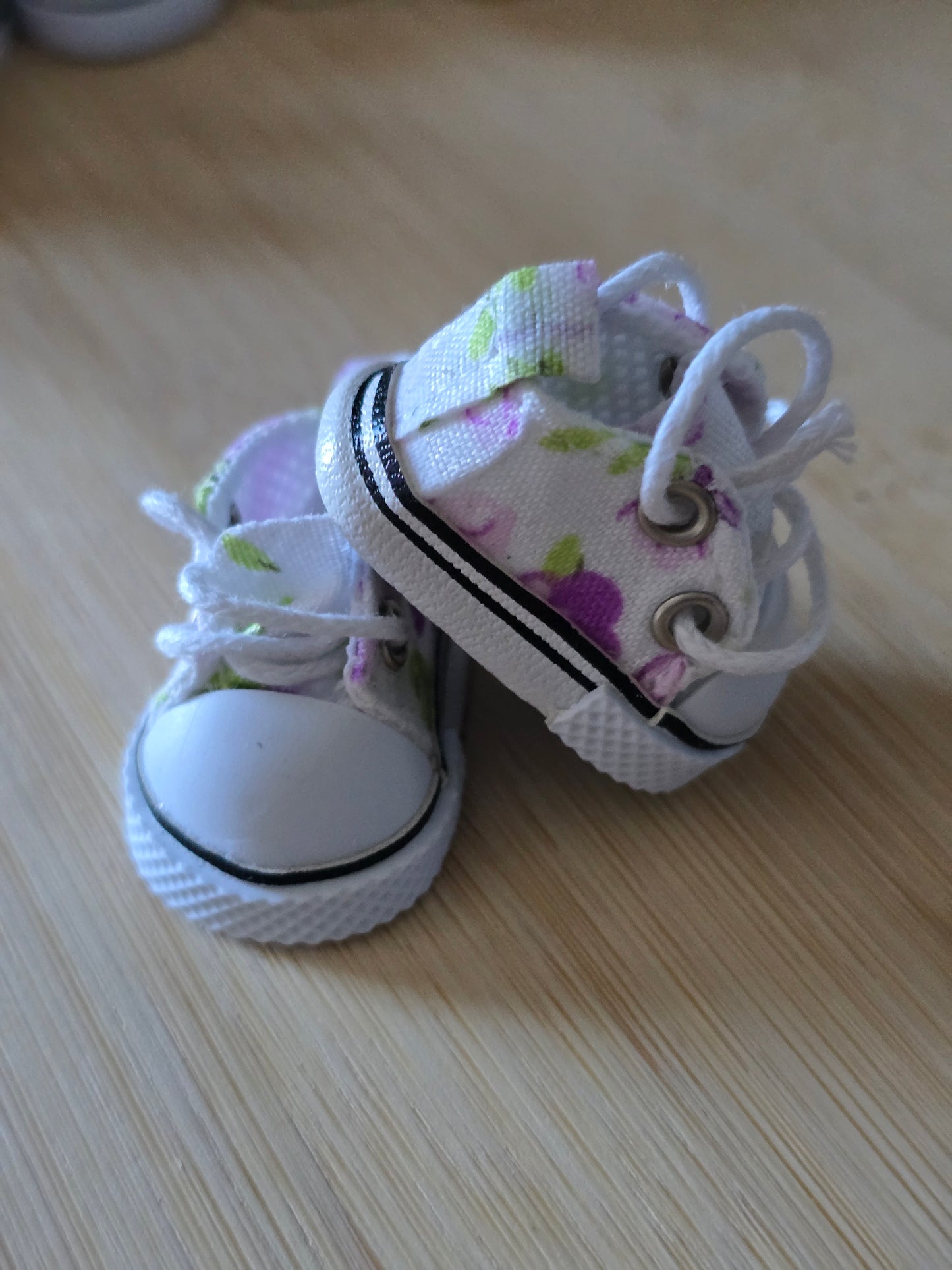 Canvas shoes for Labubu dolls