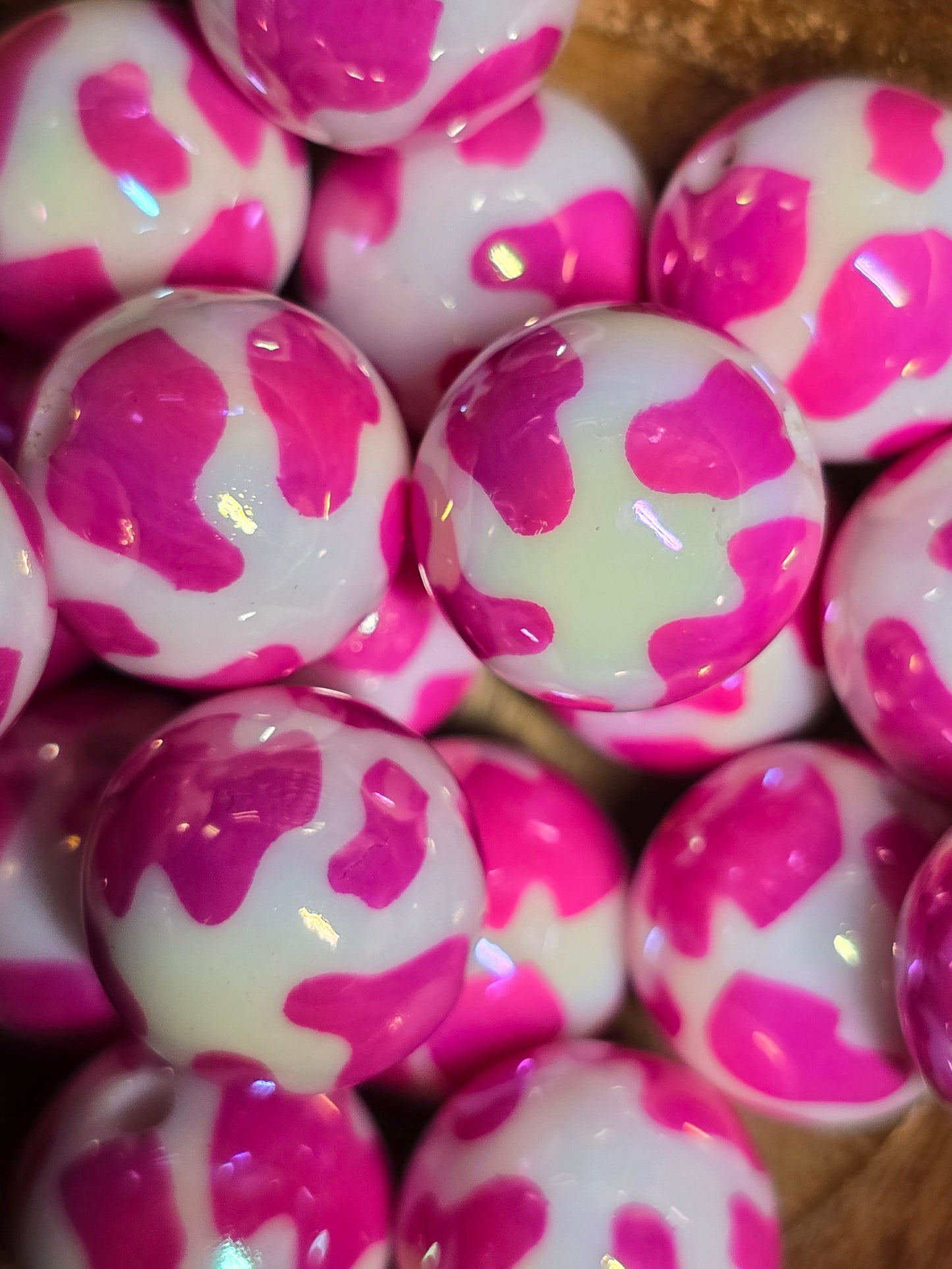 Acrylic 16mm cow print beads