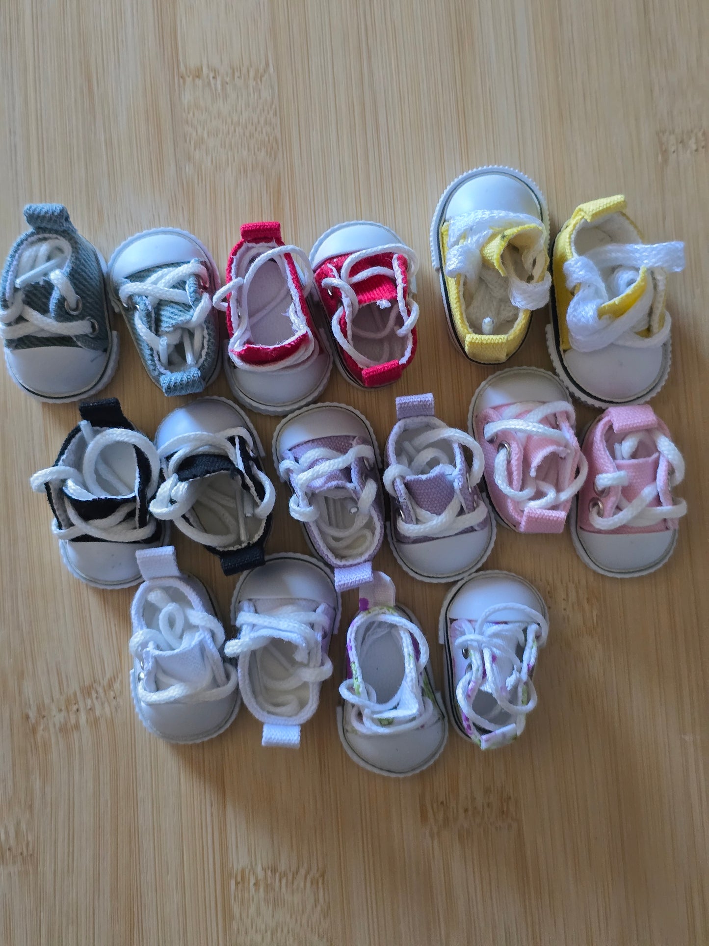 Canvas shoes for Labubu dolls