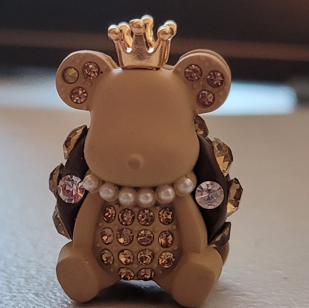 Brown bear with crown