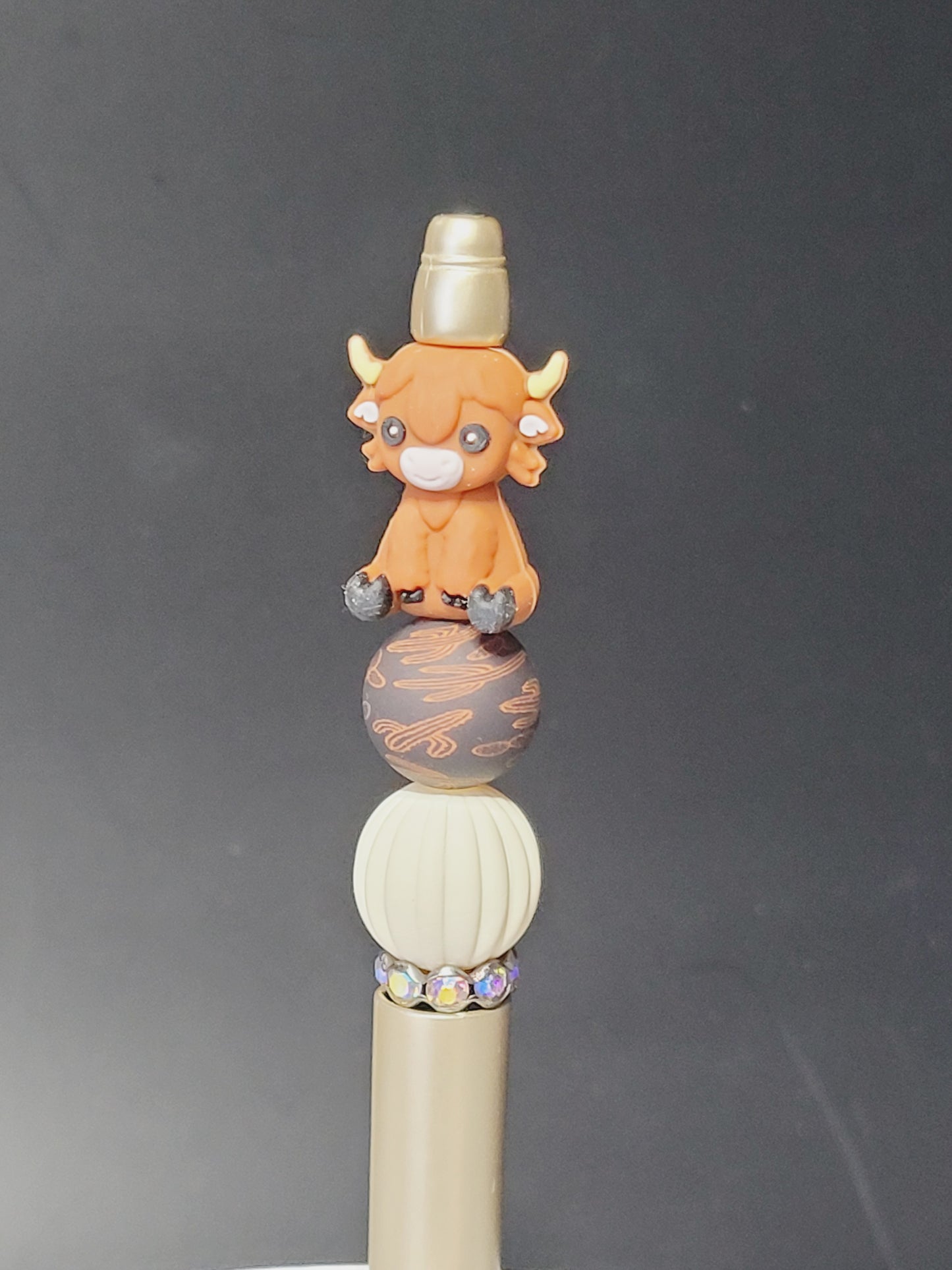 Pen 3D brown highland cow