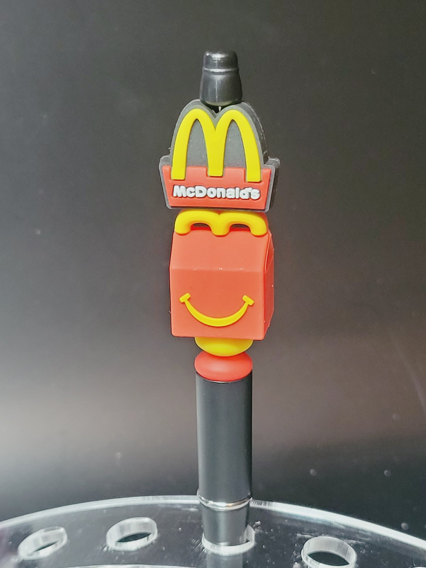 Pen 3D happymeal with golden arches