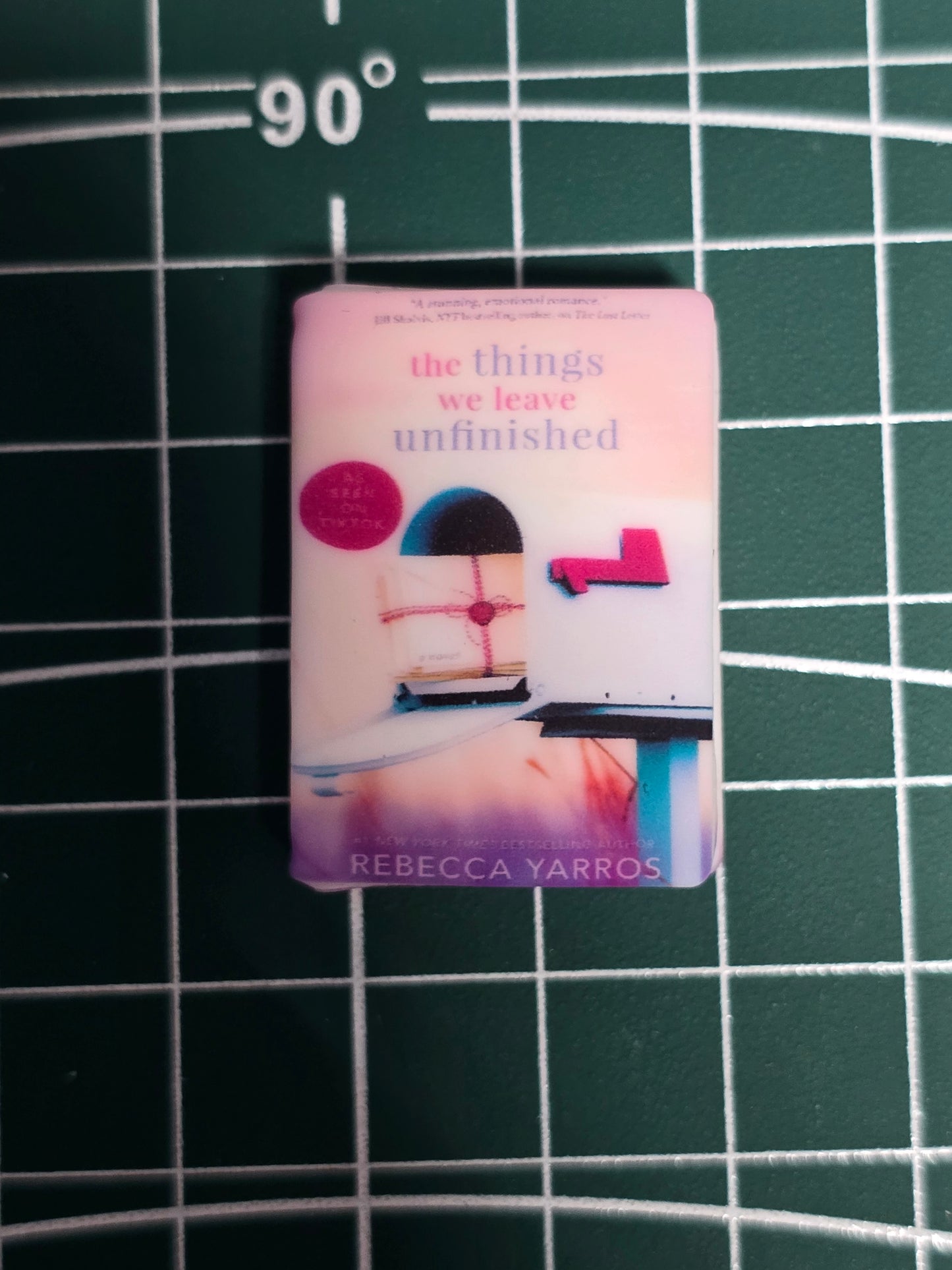 3D book focal based on real books