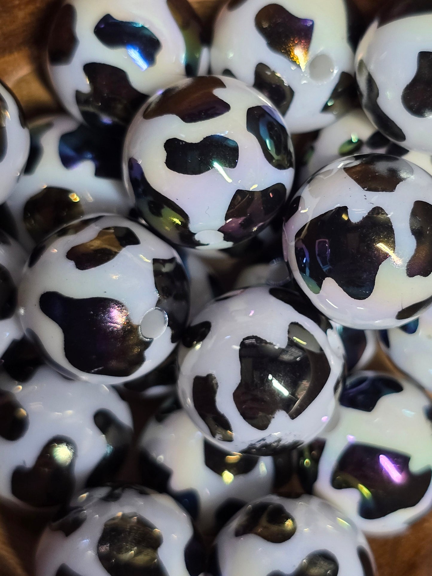 Acrylic 16mm cow print beads
