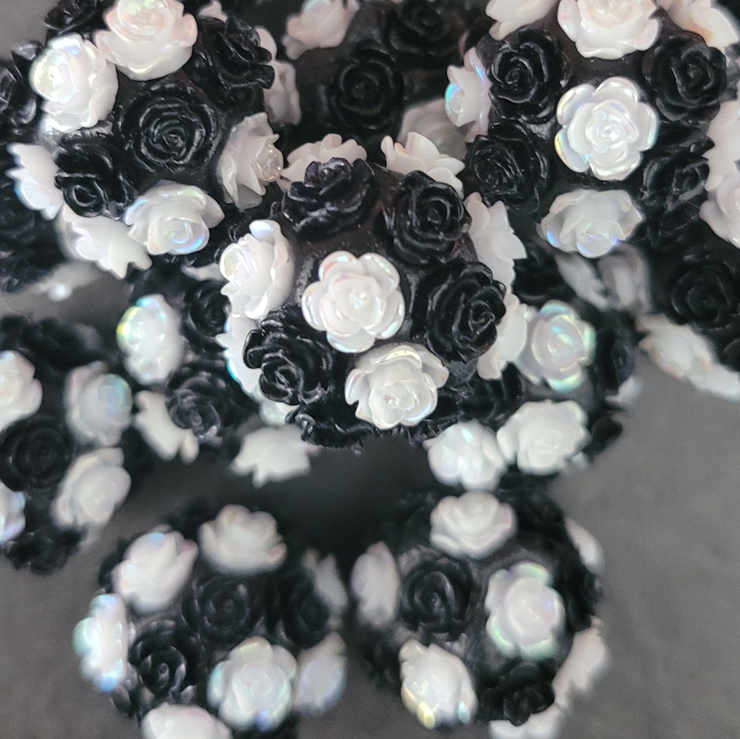 Acrylic 16mm handmade black & white 3D roses bead- 10pcs