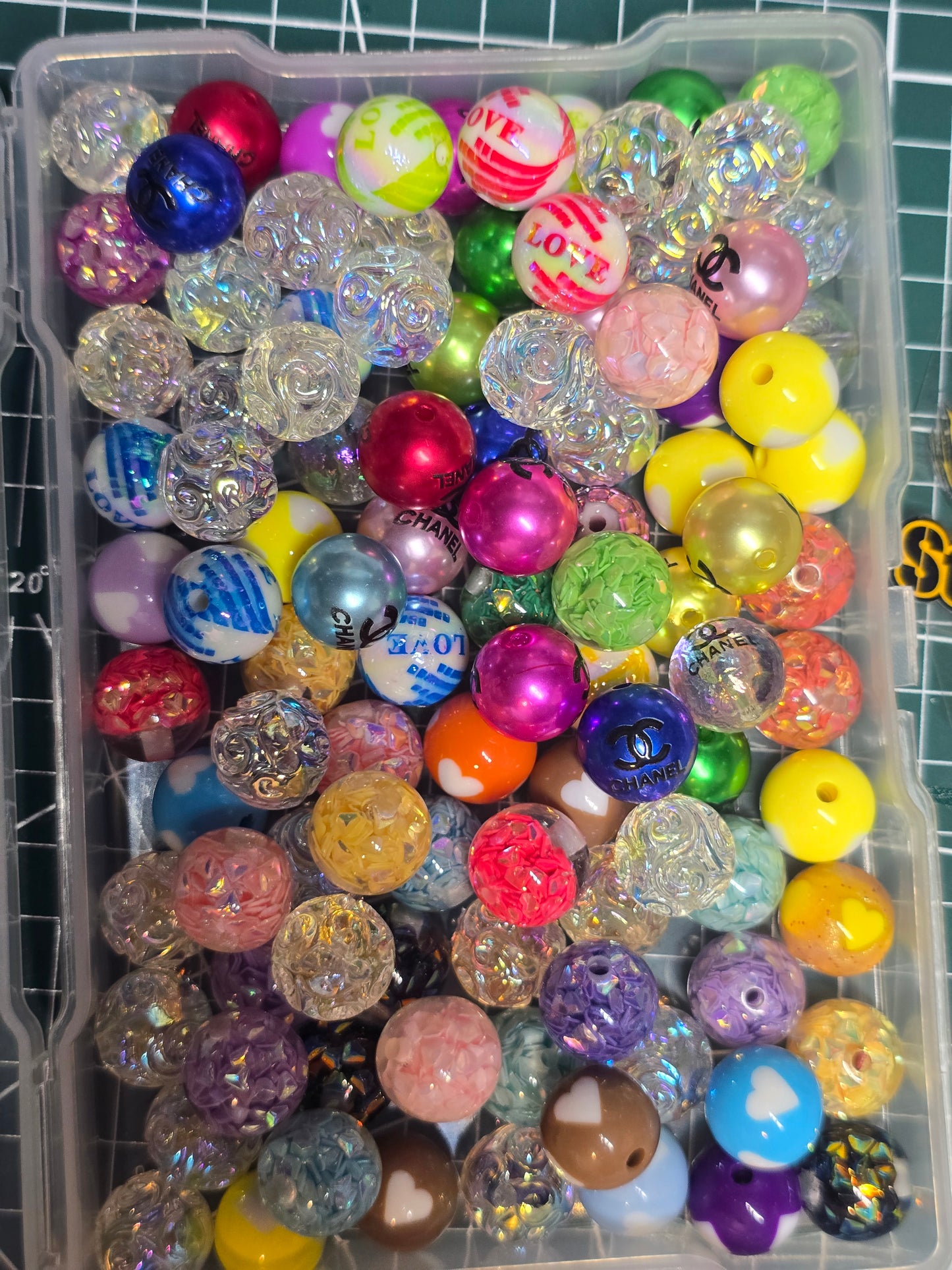 15mm random mix acrylic beads