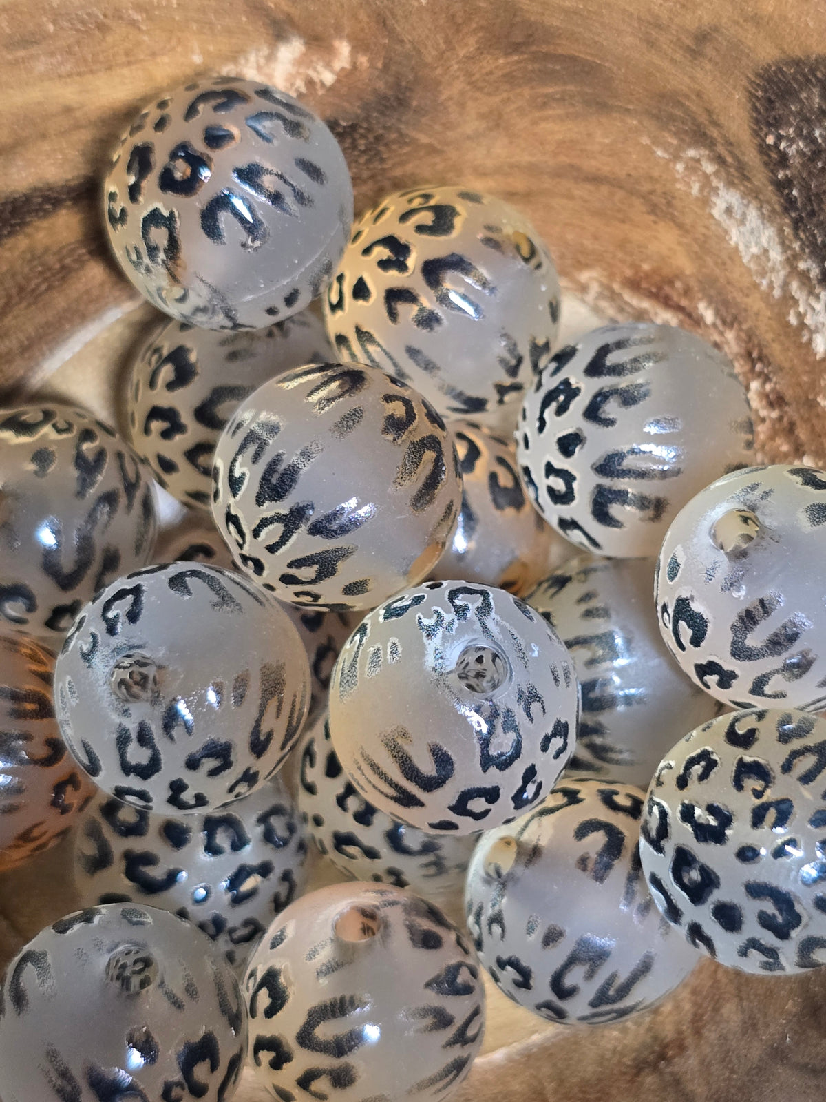 Acrylic beads 16mm cheetah print