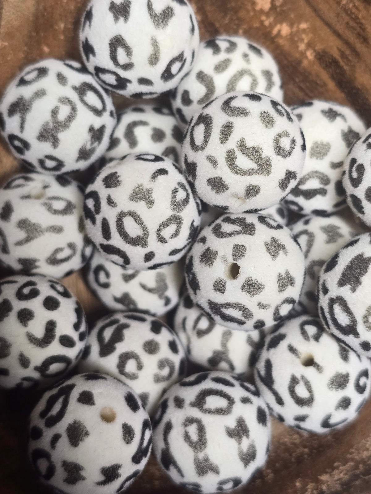 Acrylic beads 16mm fuzzy leopard print