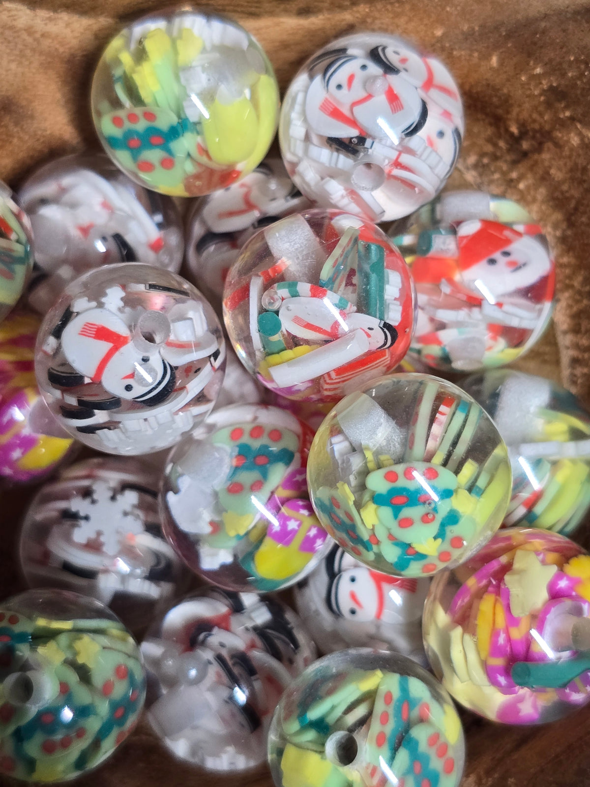 Acrylic beads 16mm with clay slices