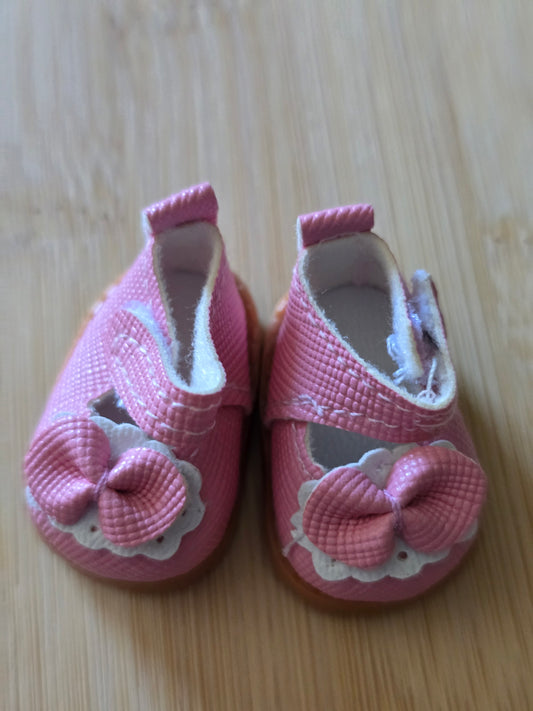 Dress shoes with buckle fit Labubu dolls