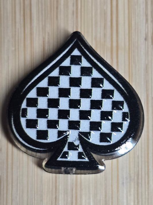 Acrylic focal beads-black/whi checkered spade