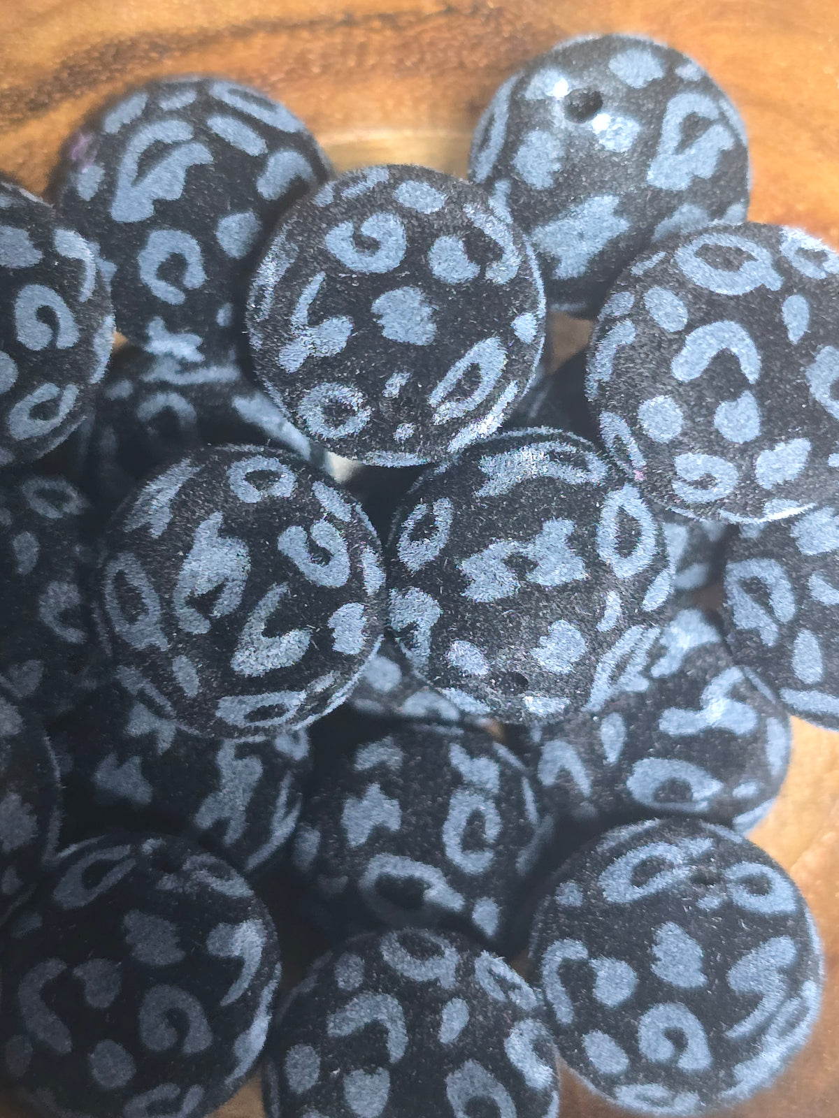 Acrylic beads 16mm fuzzy leopard print