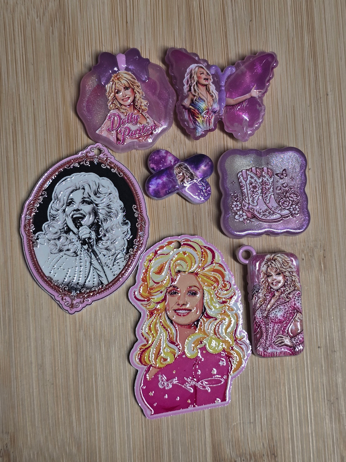 Acrylic beads random mix- queen of country music
