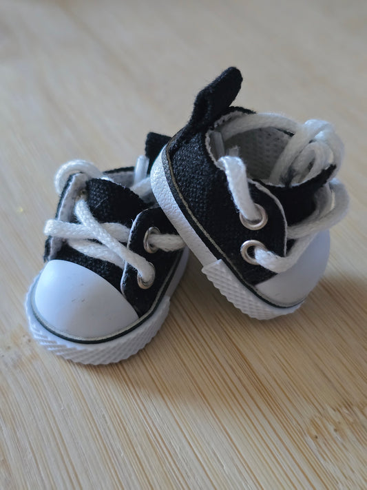 Canvas shoes for Labubu dolls