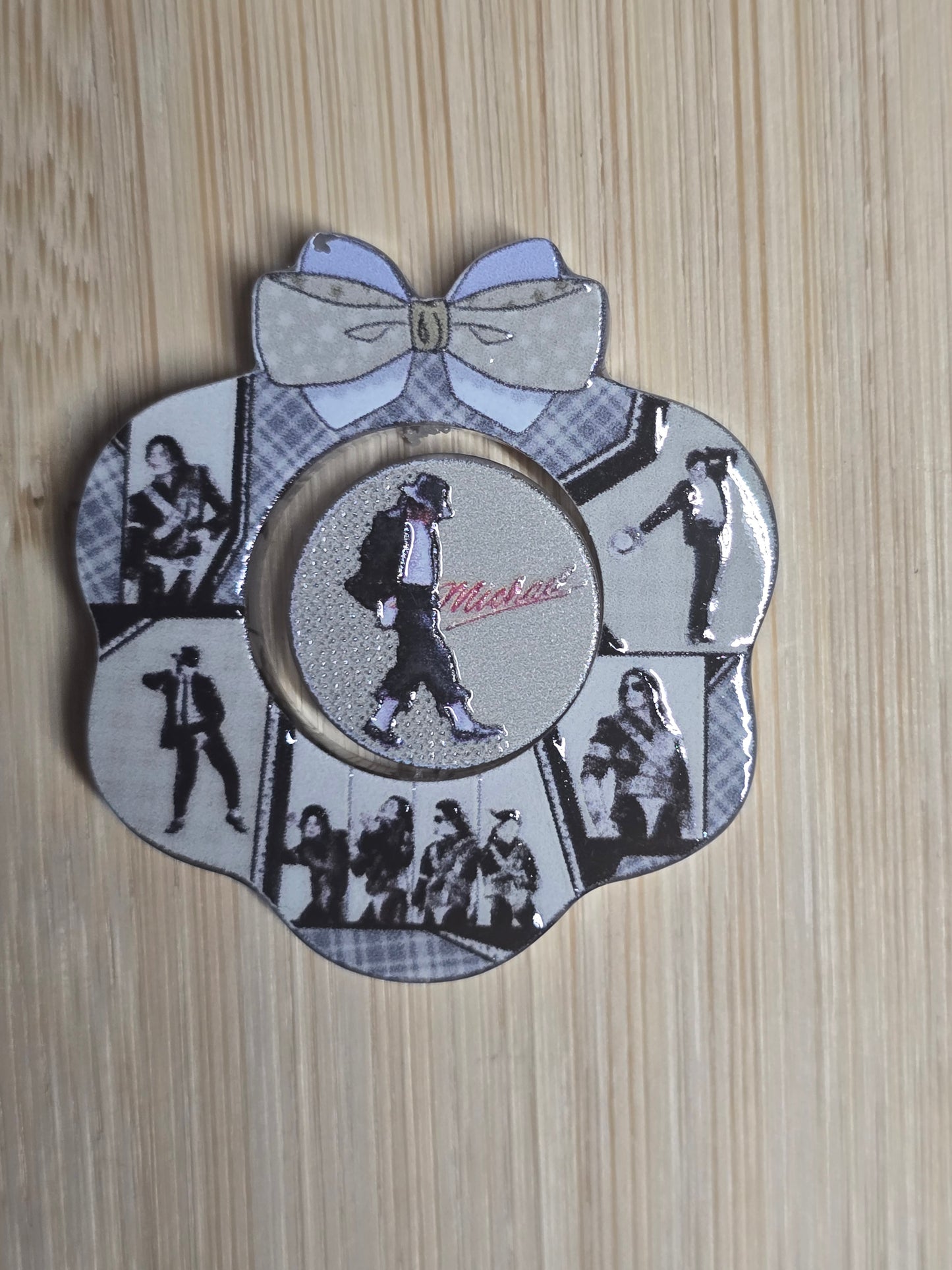 Acrylic focal beads round 2pc bow set