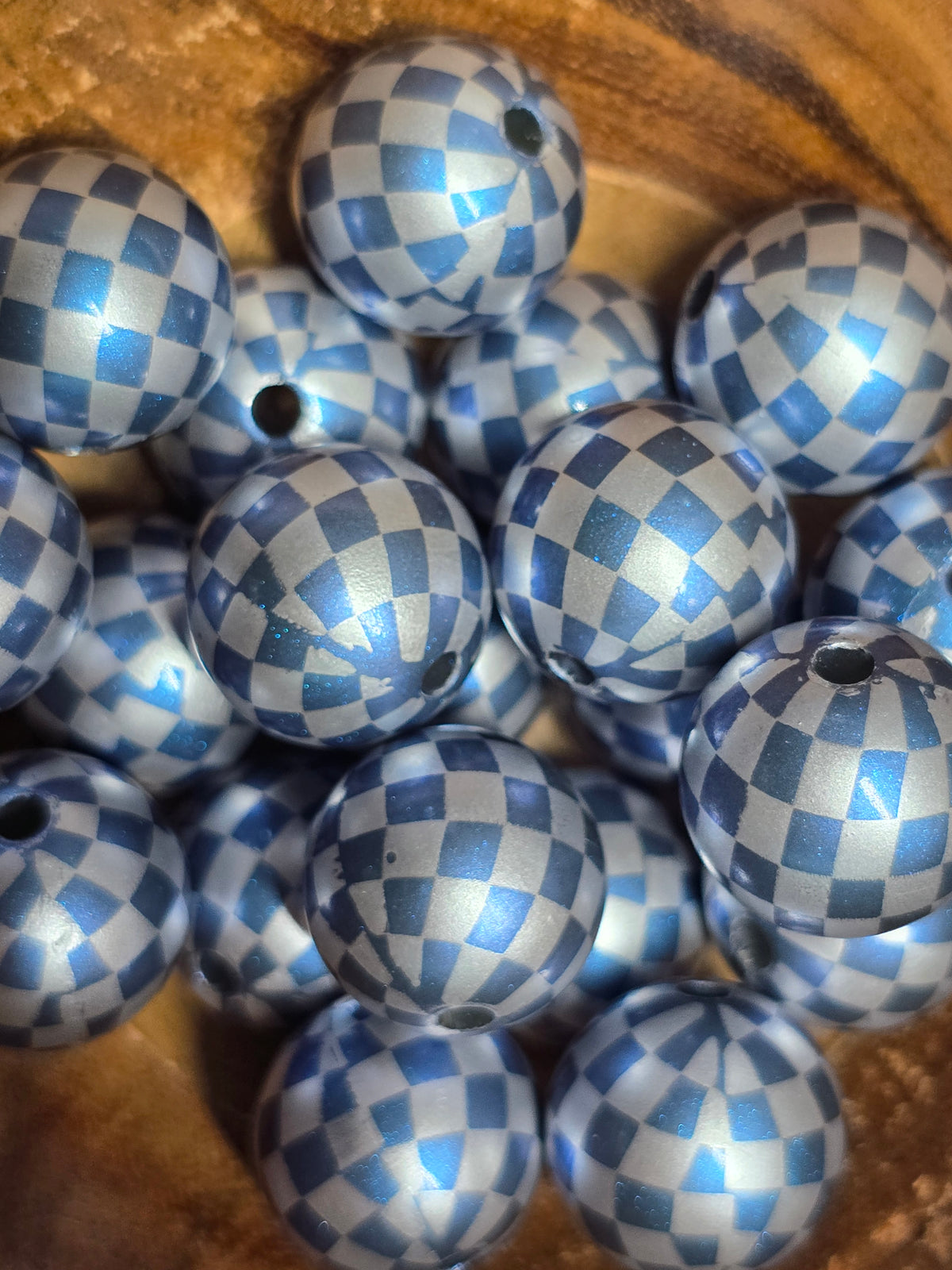 Acrylic 16mm checkered beads