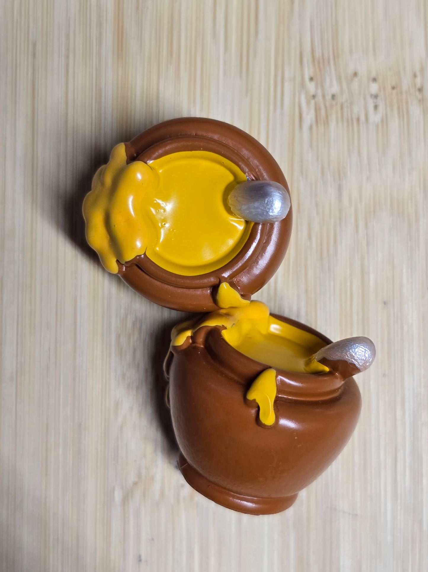 Acrylic focal beads- hunny pot