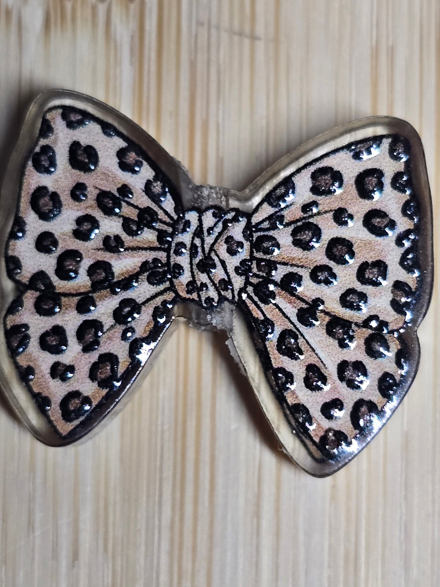 Acrylic focal beads cheetah print bow