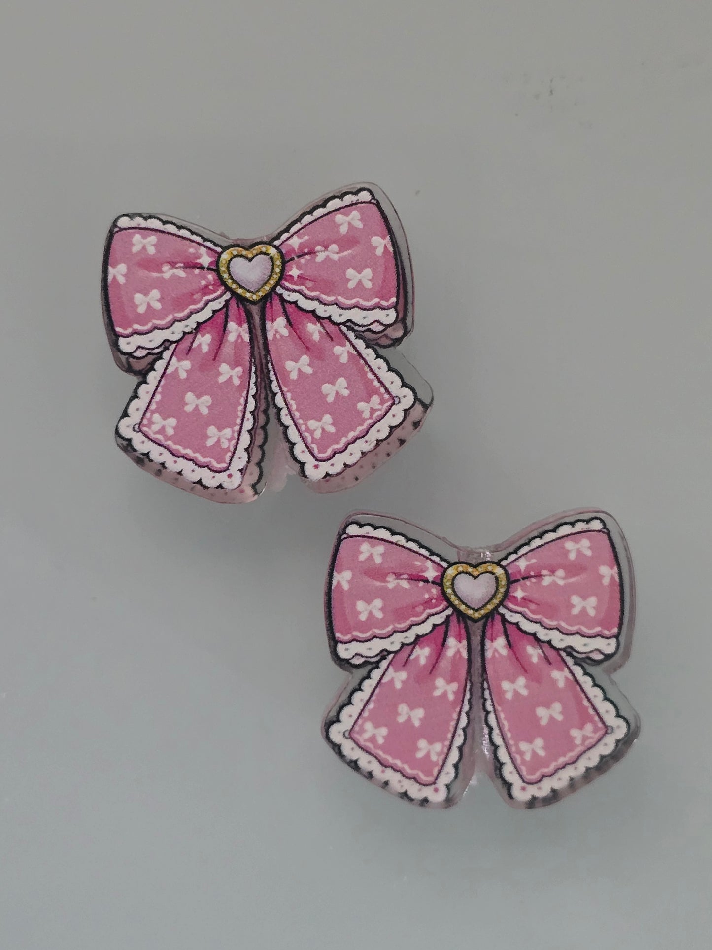 Acrylic focal beads pink bow