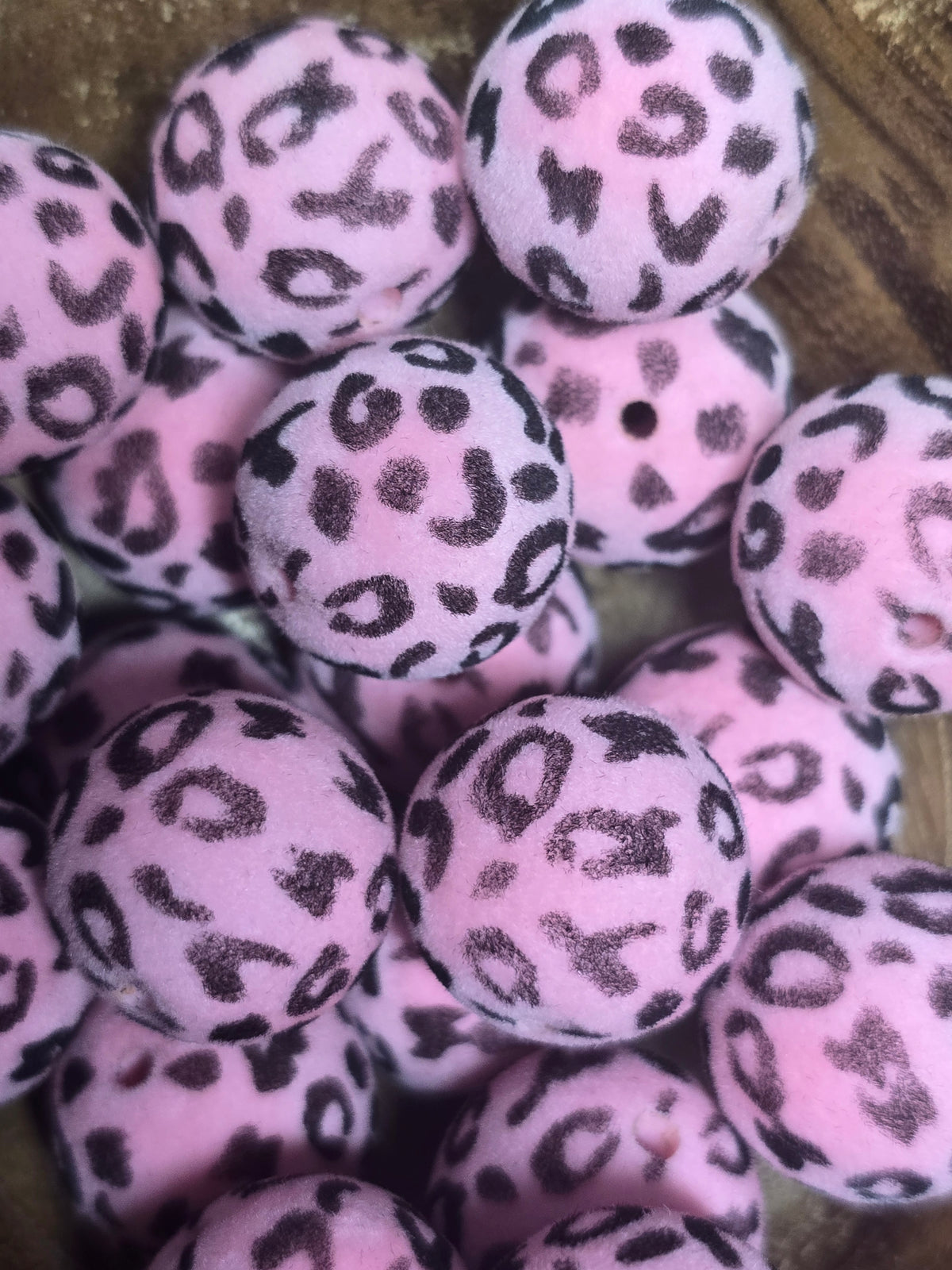 Acrylic beads 16mm fuzzy leopard print