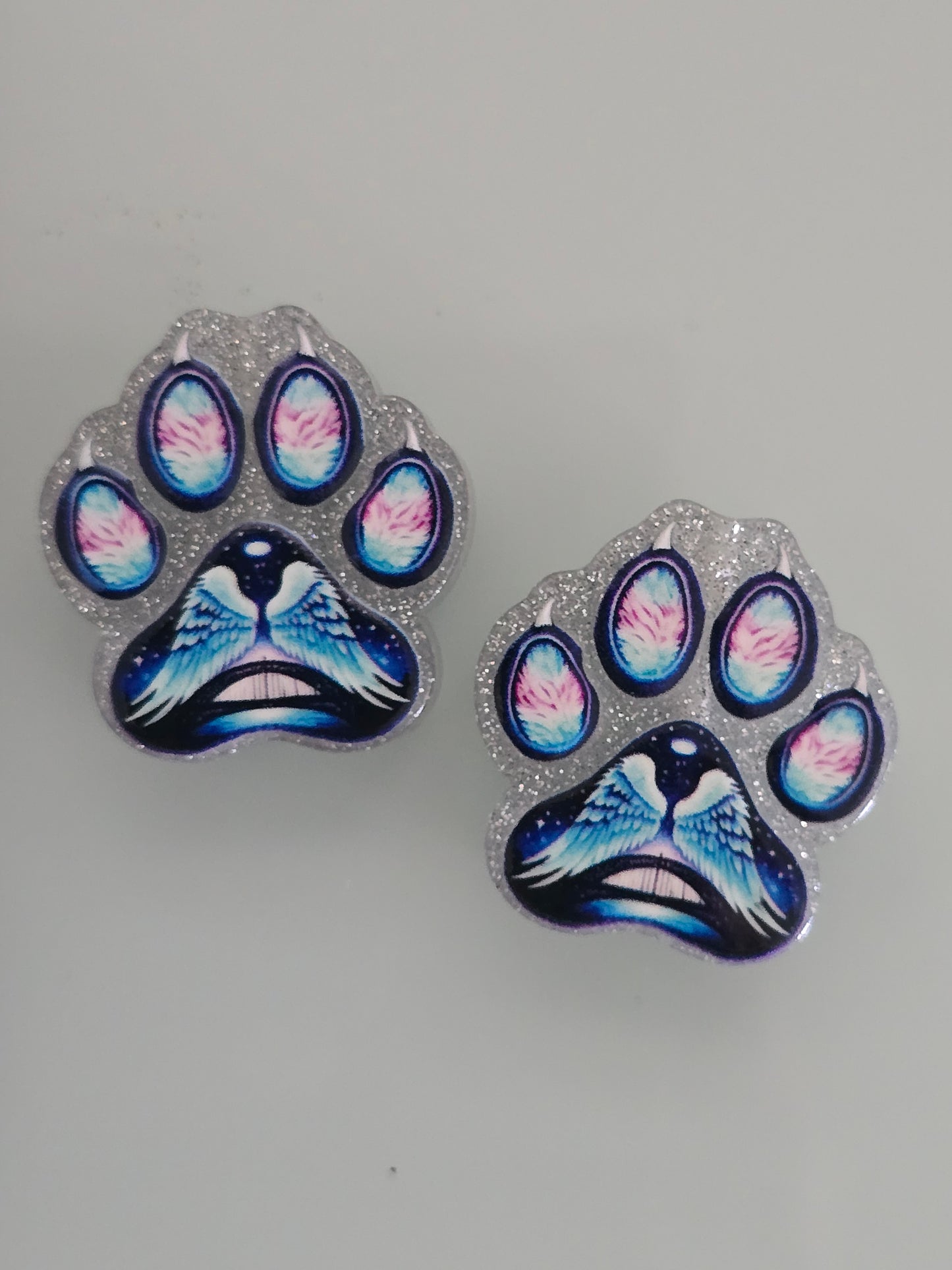 Acrylic focal beads paw