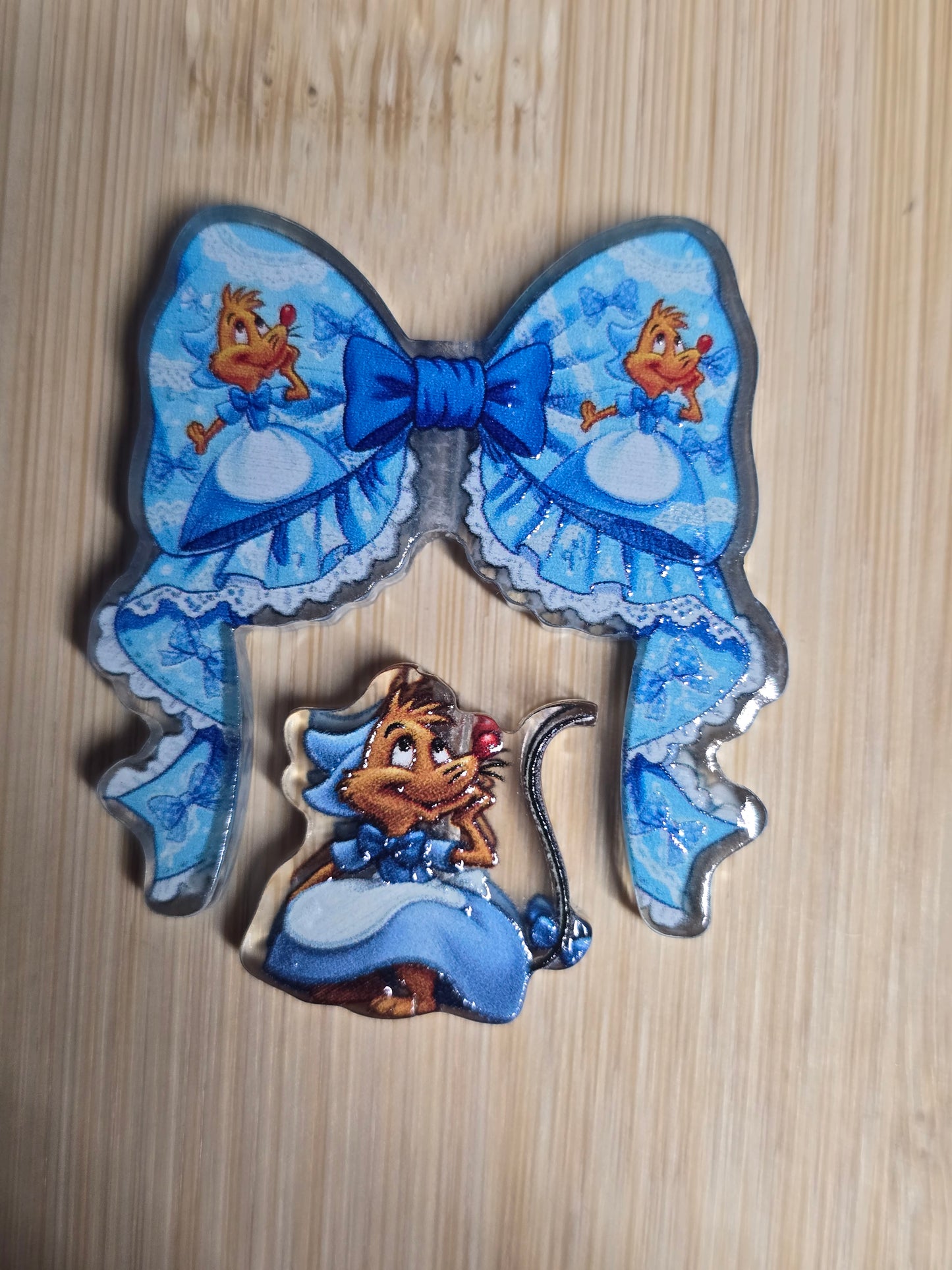 Acrylic focal beads 2pc bow sets