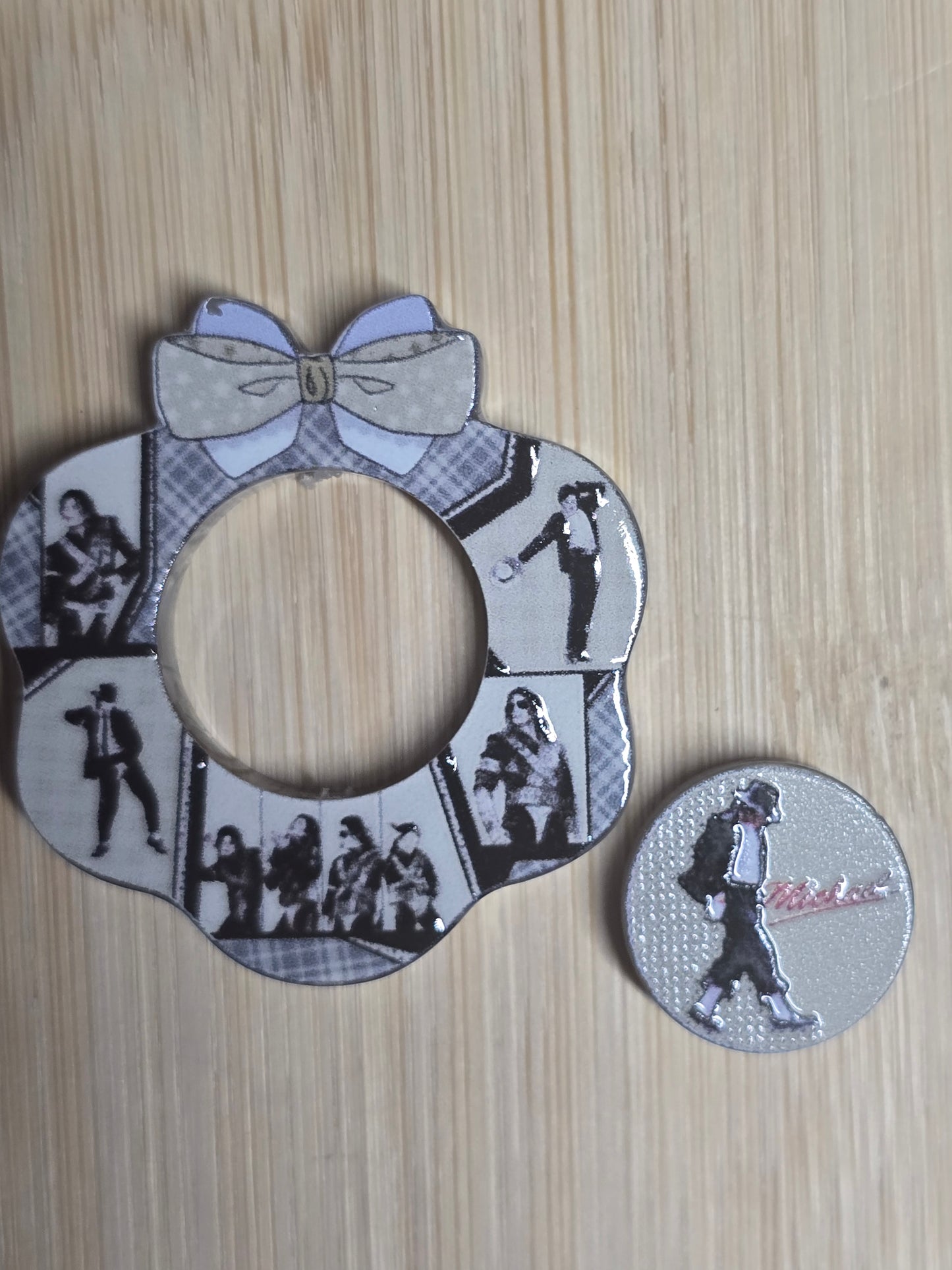 Acrylic focal beads round 2pc bow set